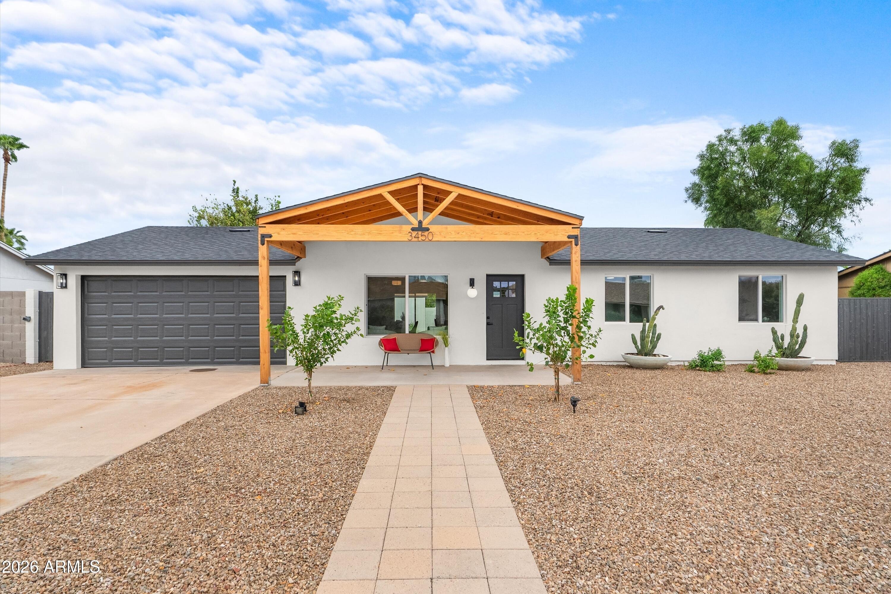 E Sunnyside Dr, Phoenix, AZ 85028