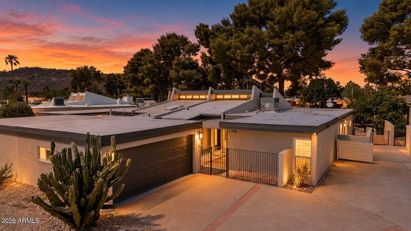 W Tam Oshanter Dr, Phoenix, AZ 85023