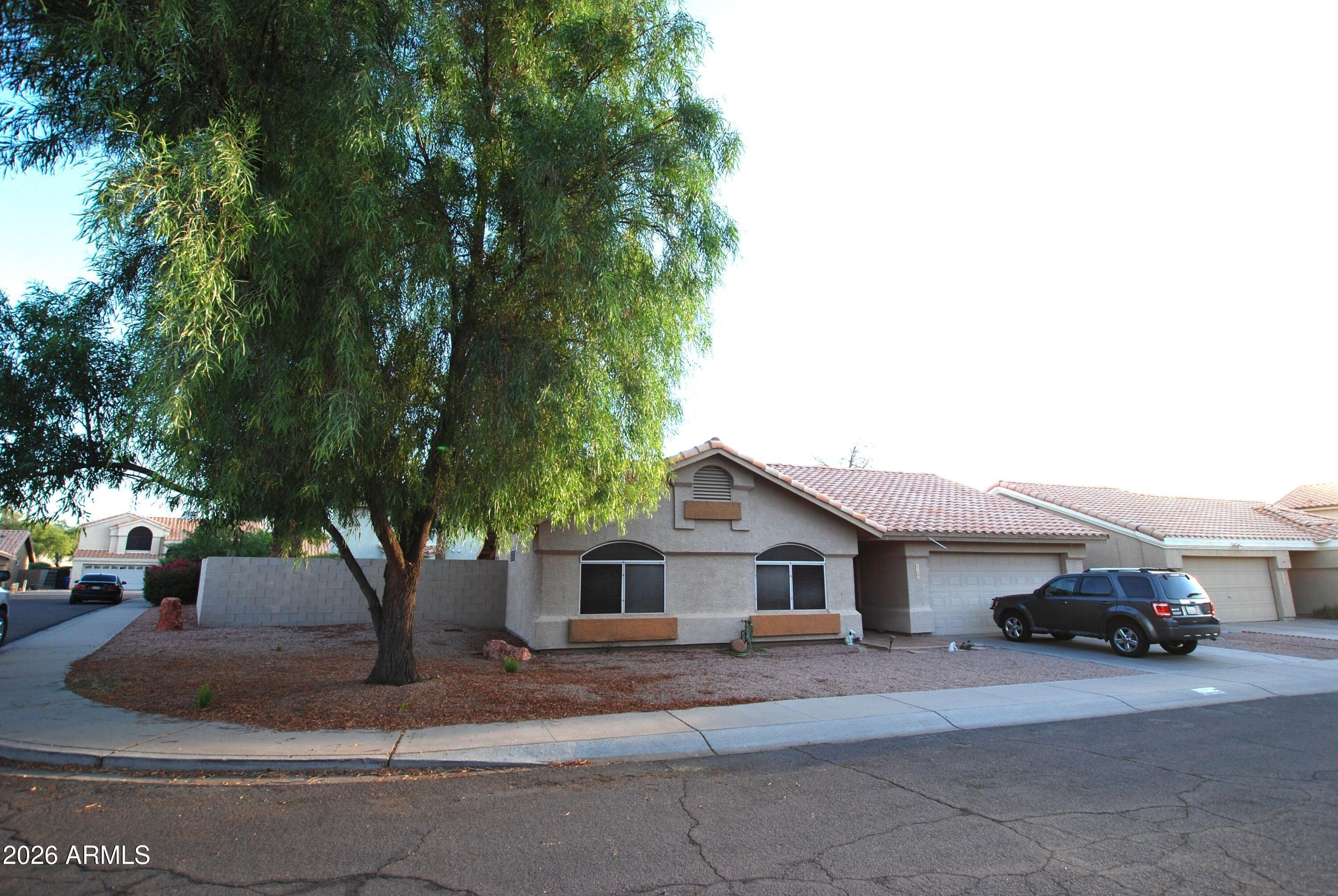 E Amber Ridge Way, Phoenix, AZ 85048