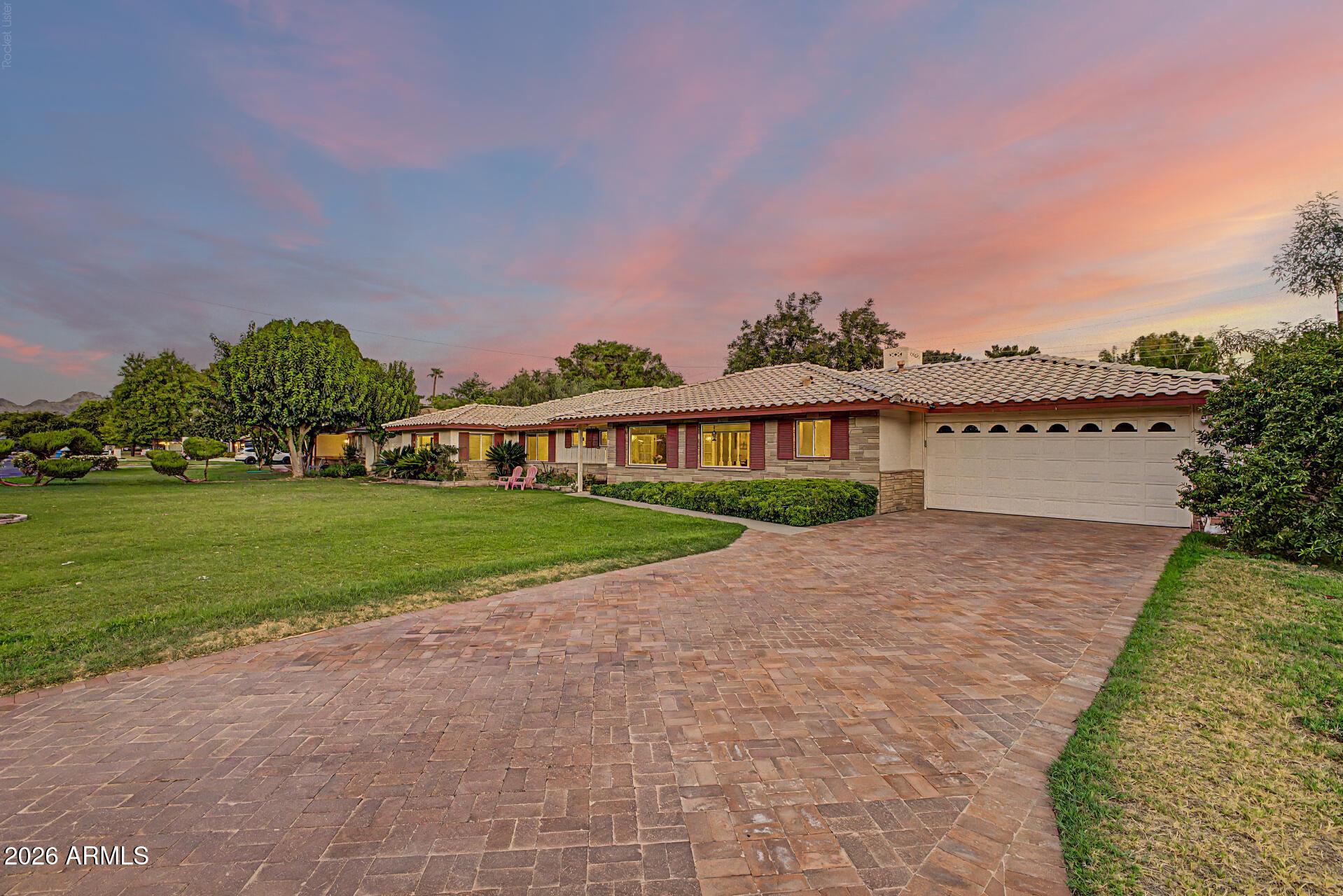 W Kaler Dr, Phoenix, AZ 85021