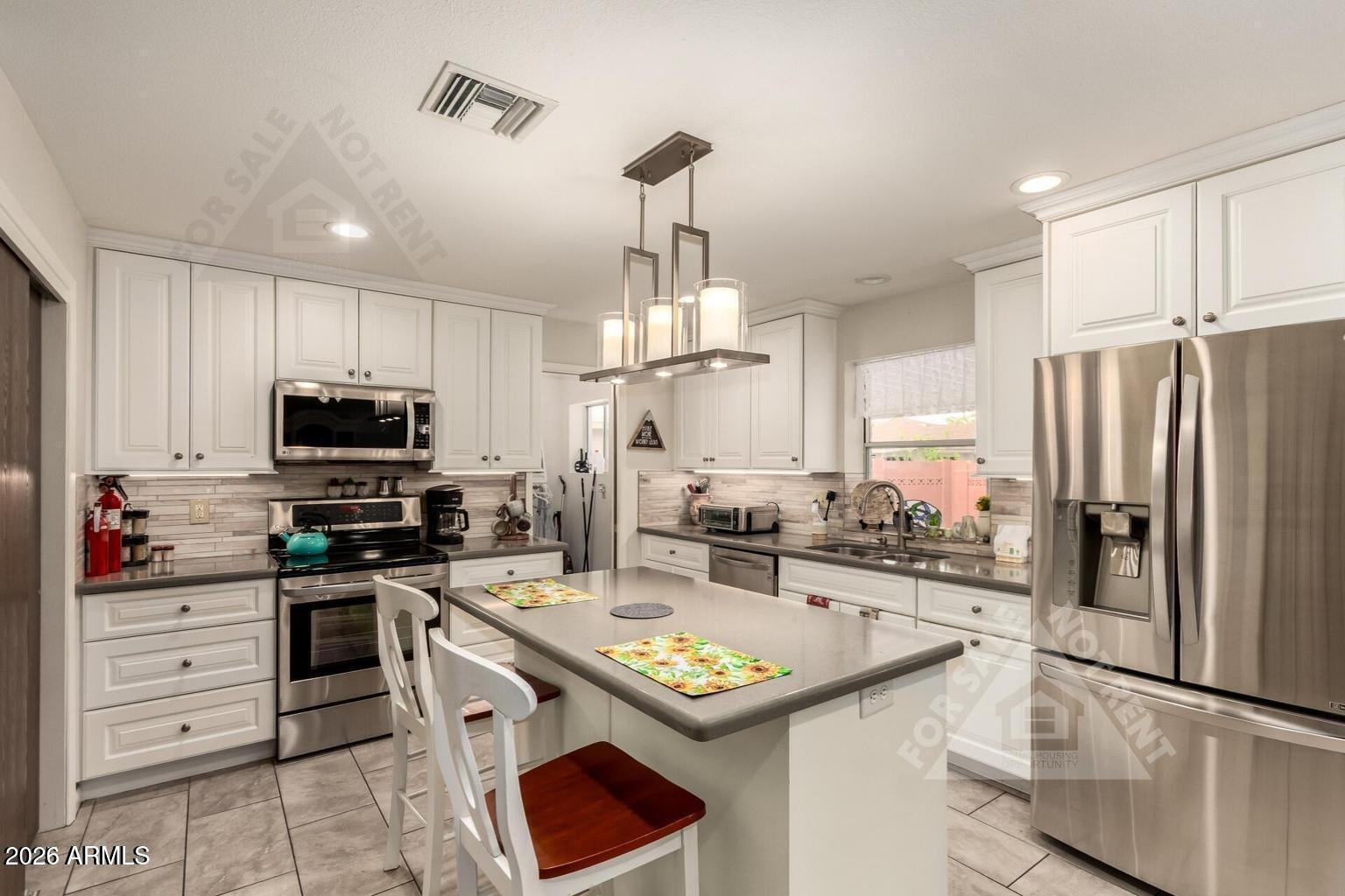 E Florian Cir, Mesa, AZ 85206
