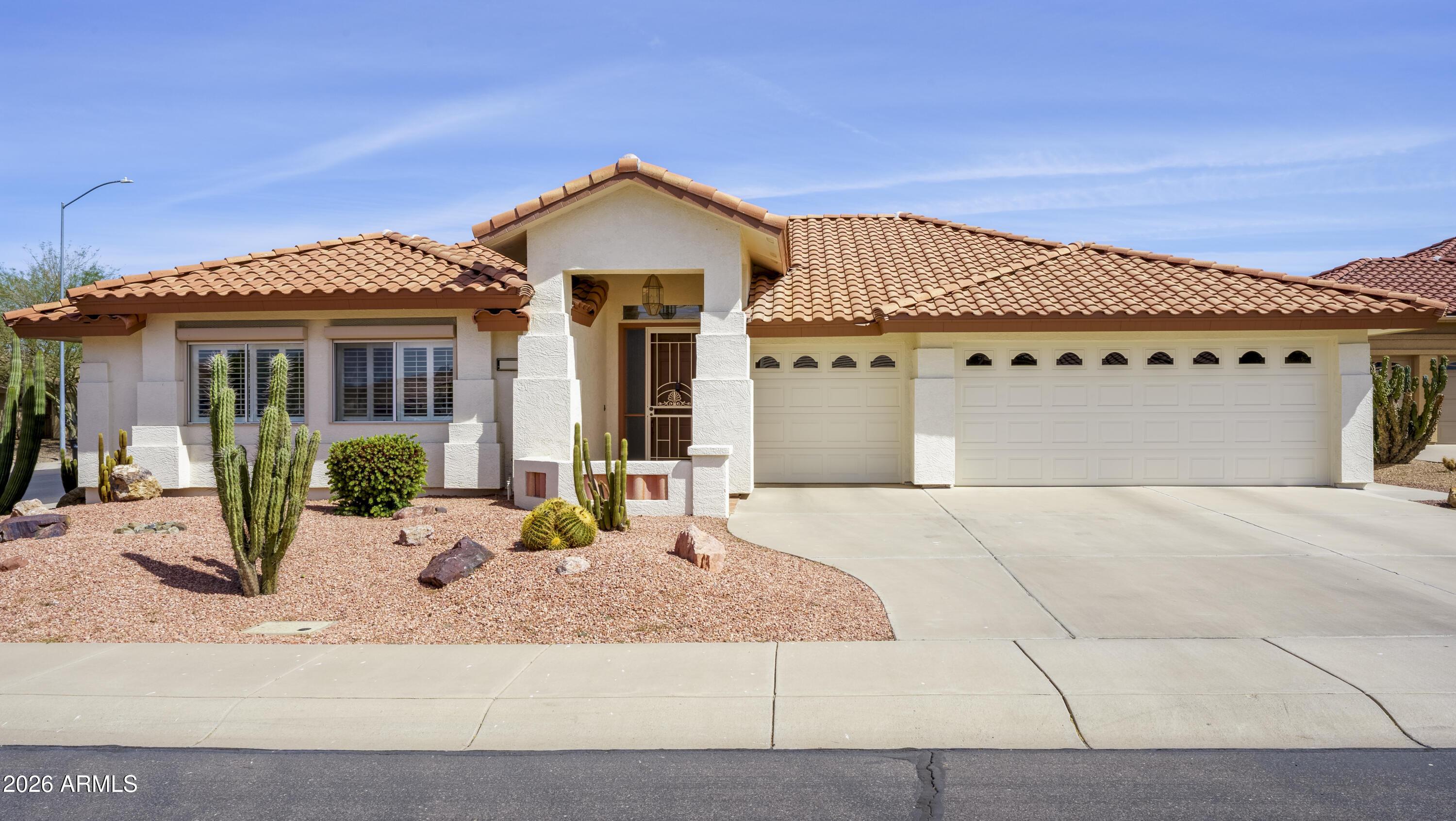 E Laguna Azul Cir, Mesa, AZ 85209