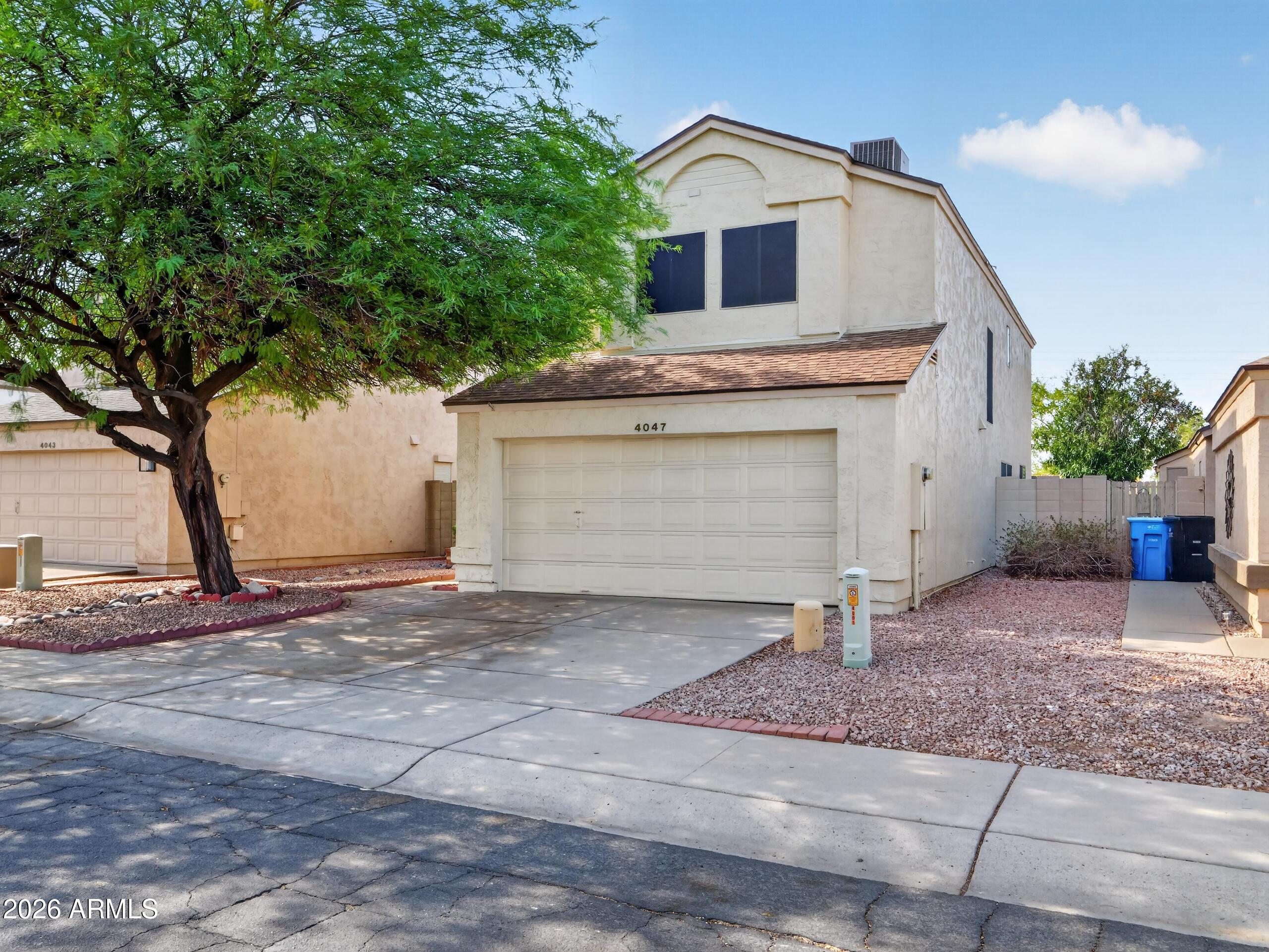 W Whispering Wind Dr, Glendale, AZ 85310