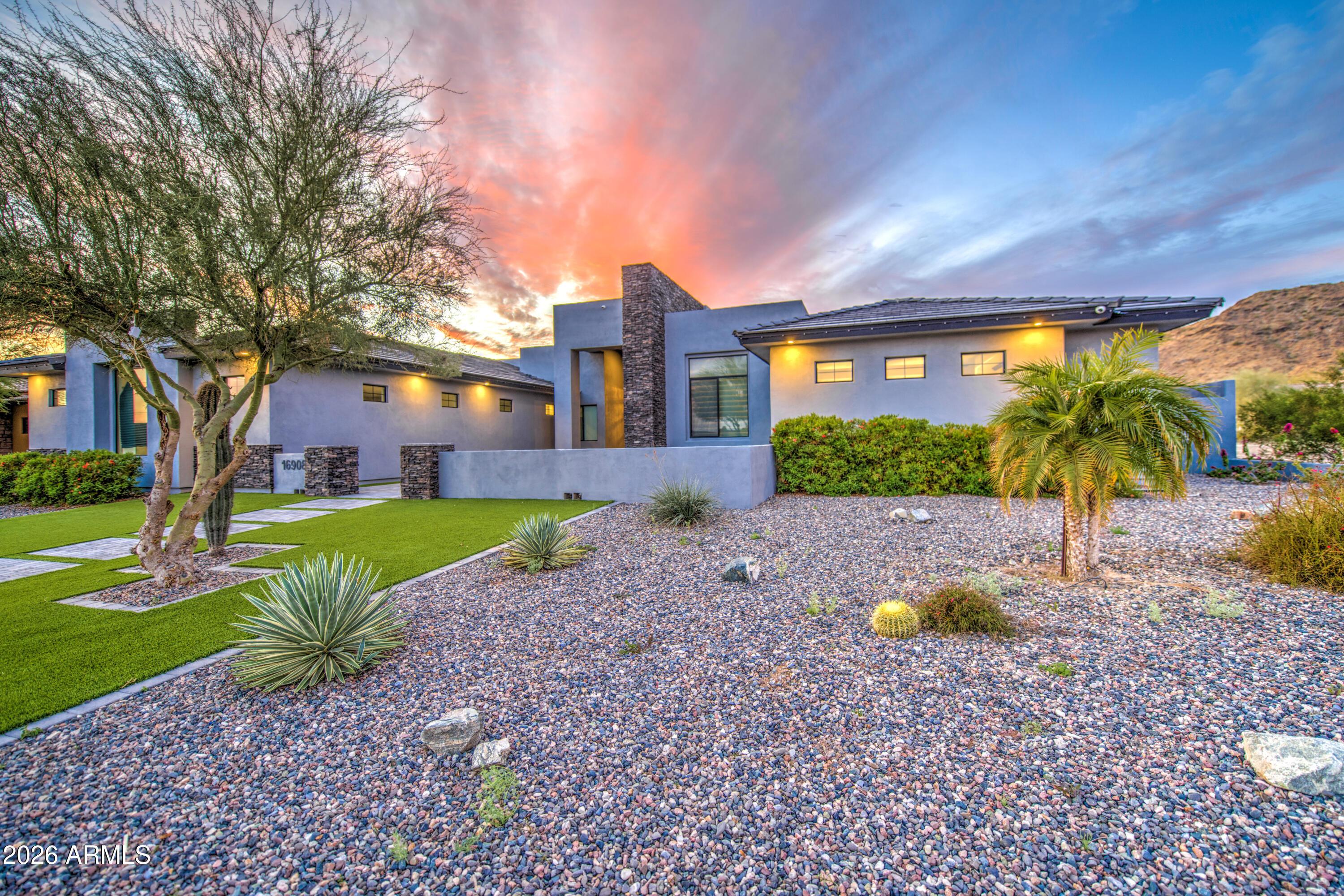 S 31st Ln, Phoenix, AZ 85045