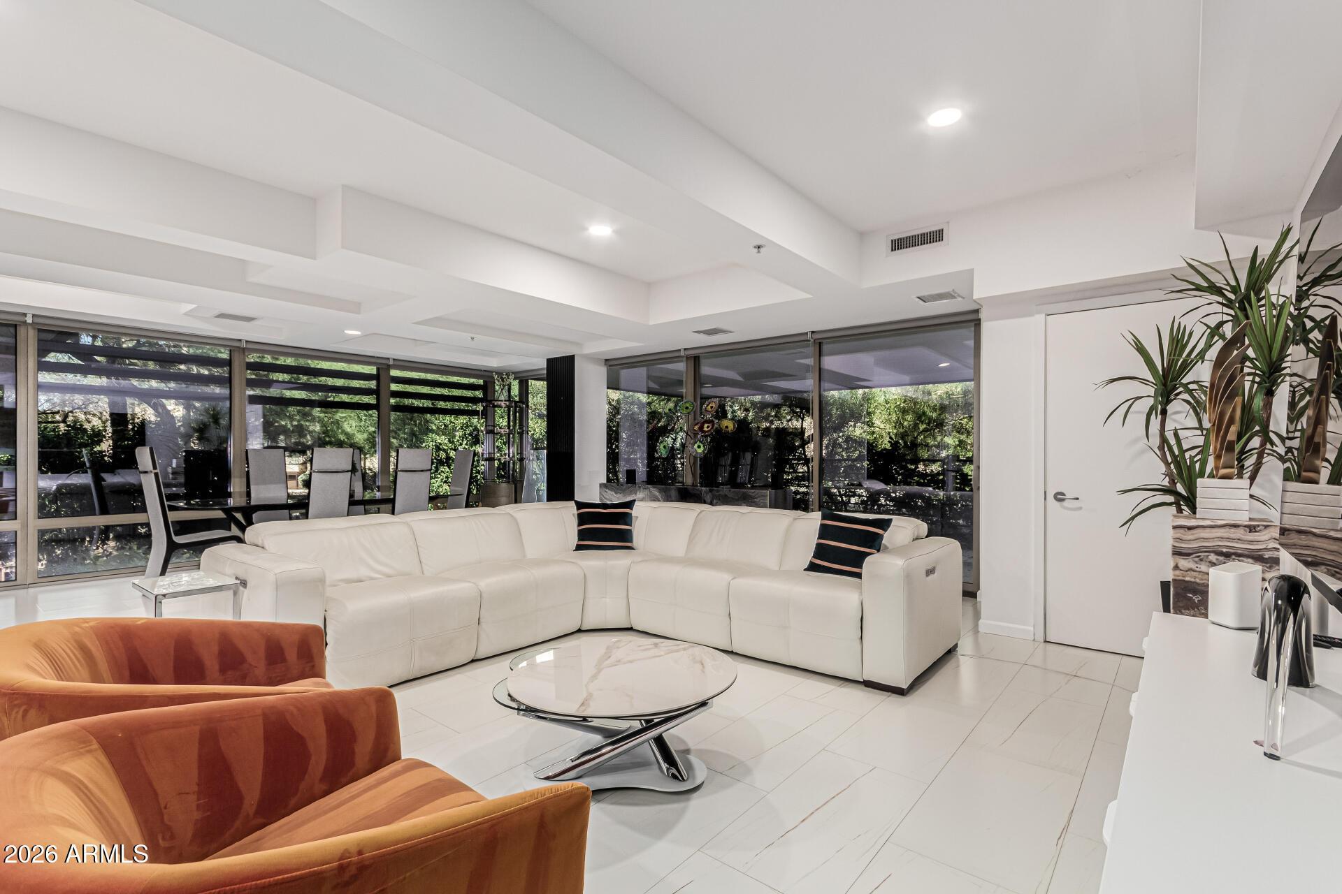 E Rancho Vista Dr, Scottsdale, AZ 85251