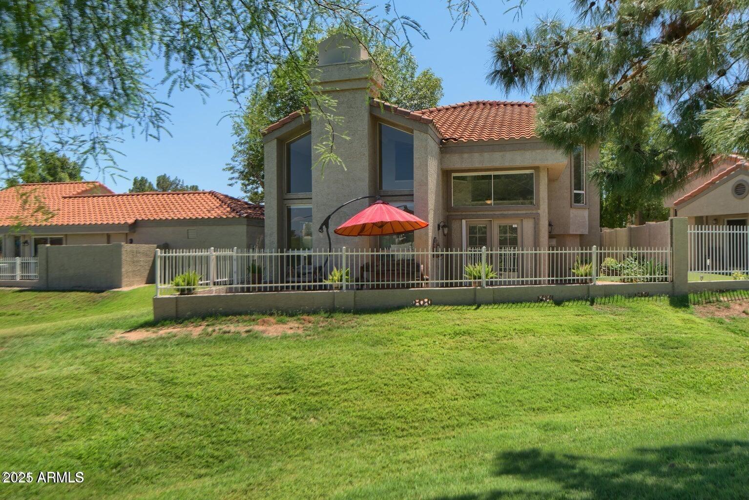 E Laurel Ln, Phoenix, AZ 85028