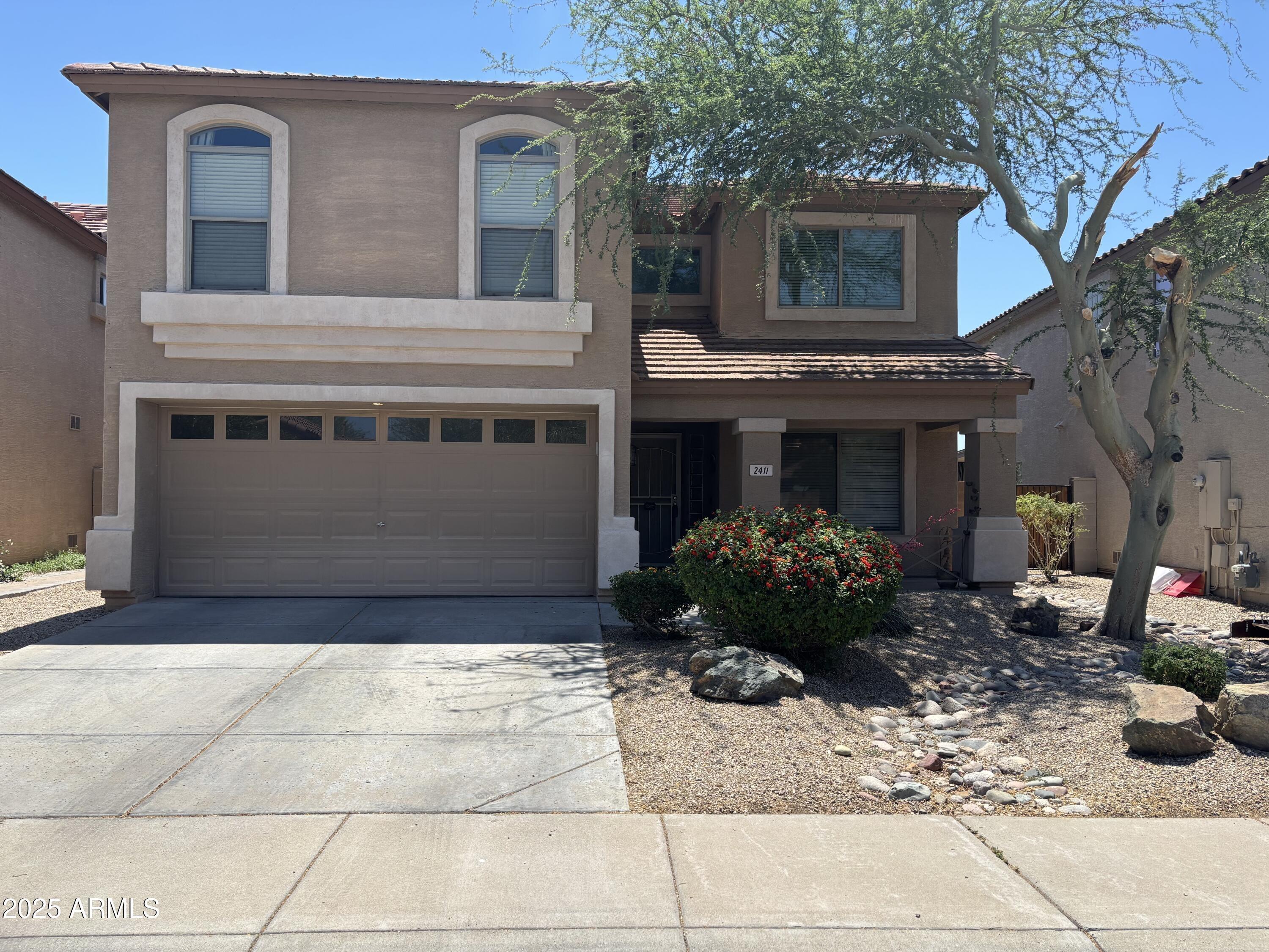 W Lucia Dr, Phoenix, AZ 85085