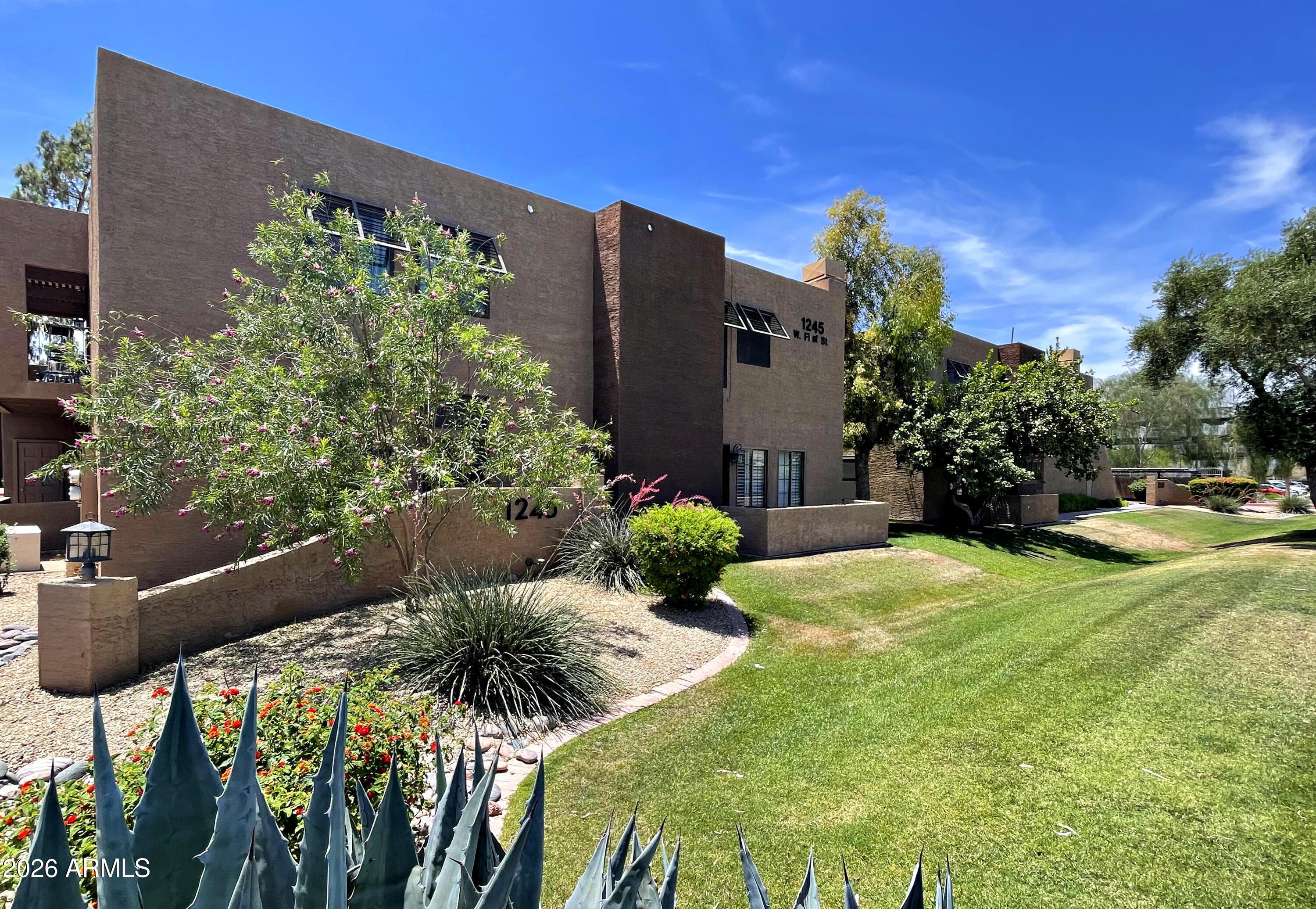 W 1st St, Tempe, AZ 85281