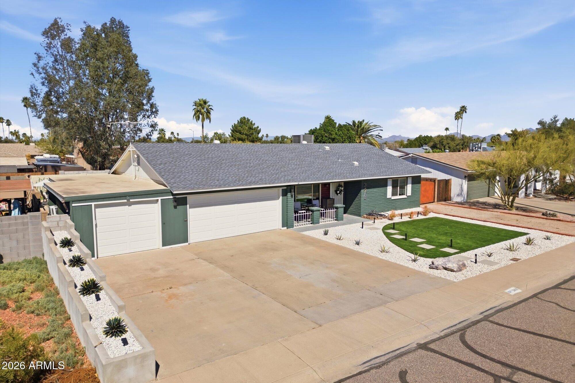 E Lupine Ave, Phoenix, AZ 85028