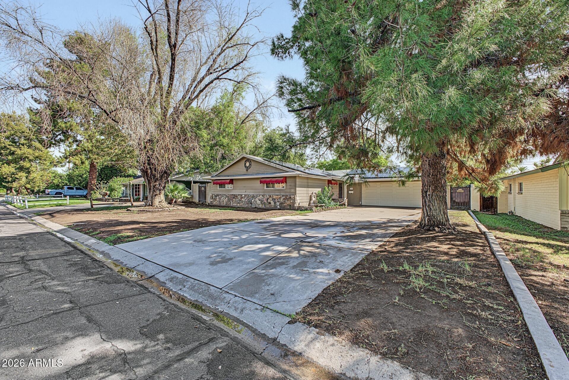 N 13th Pl, Phoenix, AZ 85014