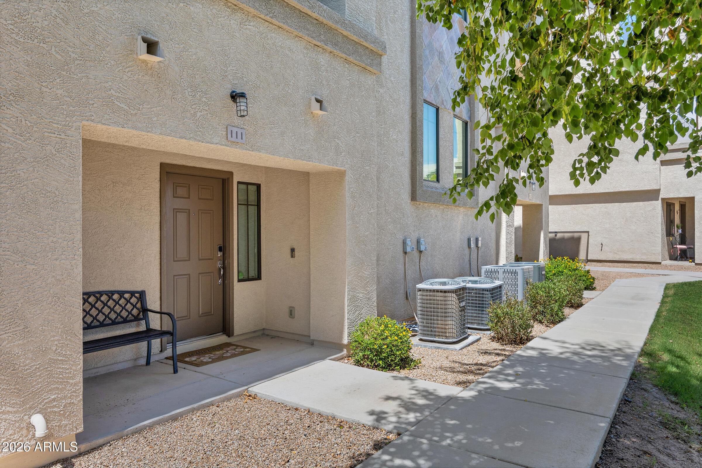N 52nd St, Phoenix, AZ 85008