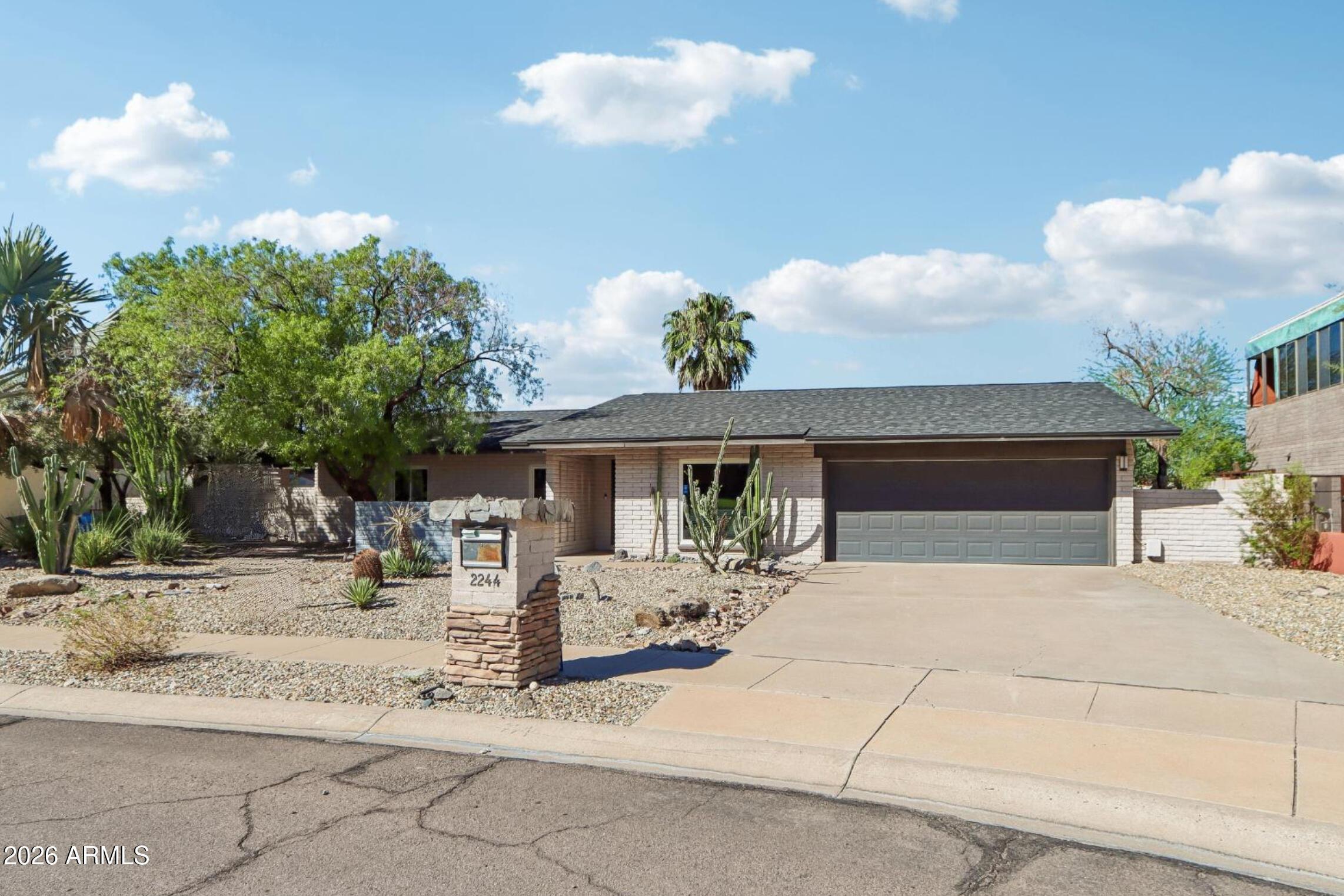 E Nicolet Ave, Phoenix, AZ 85020