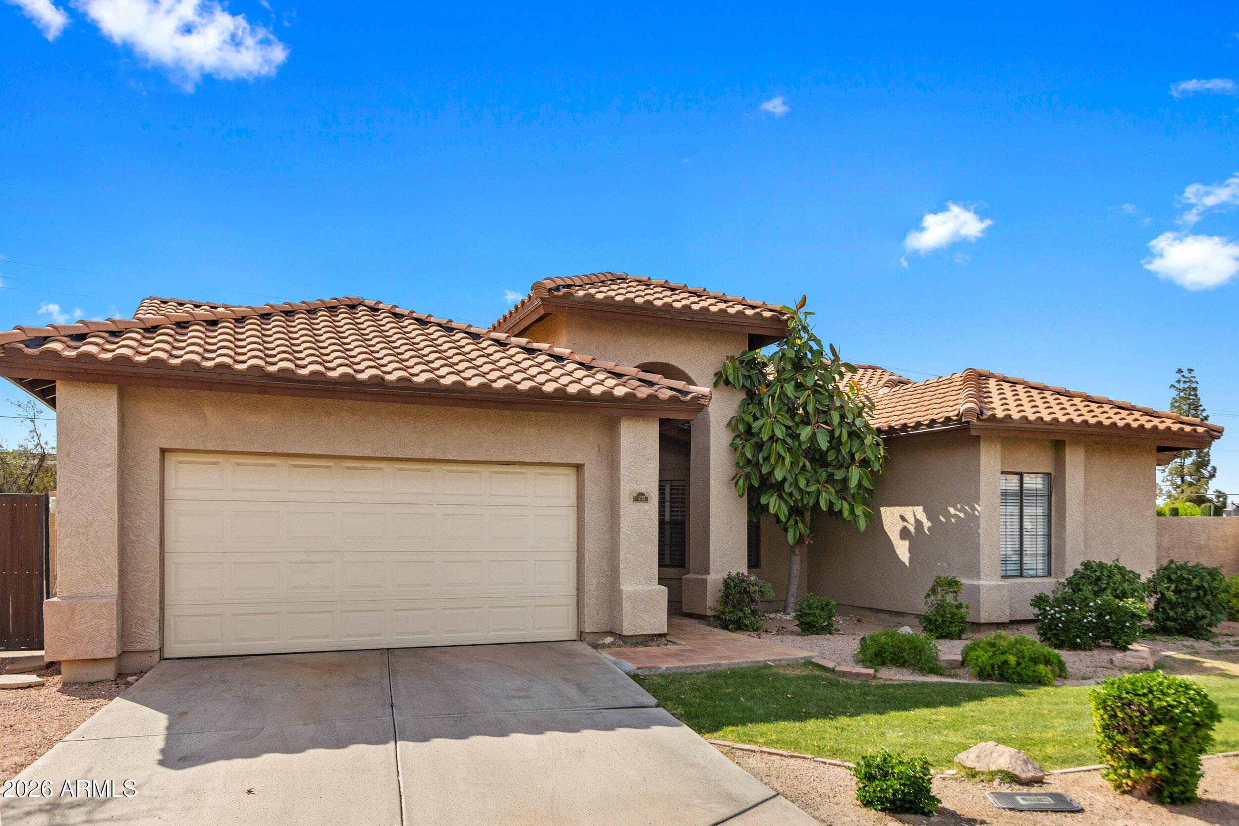 E Greenway Cir, Mesa, AZ 85203