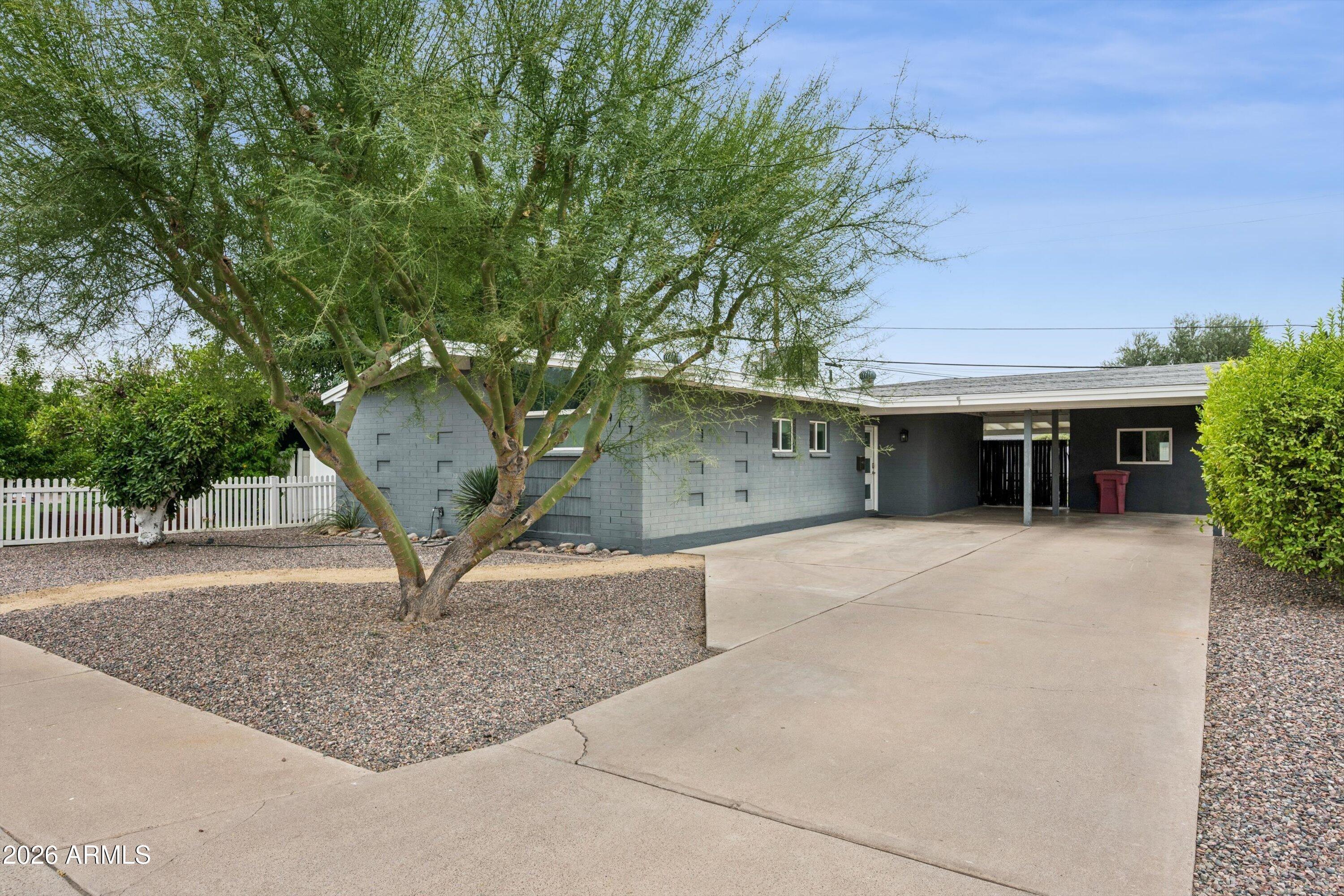 E Earll Dr, Scottsdale, AZ 85251