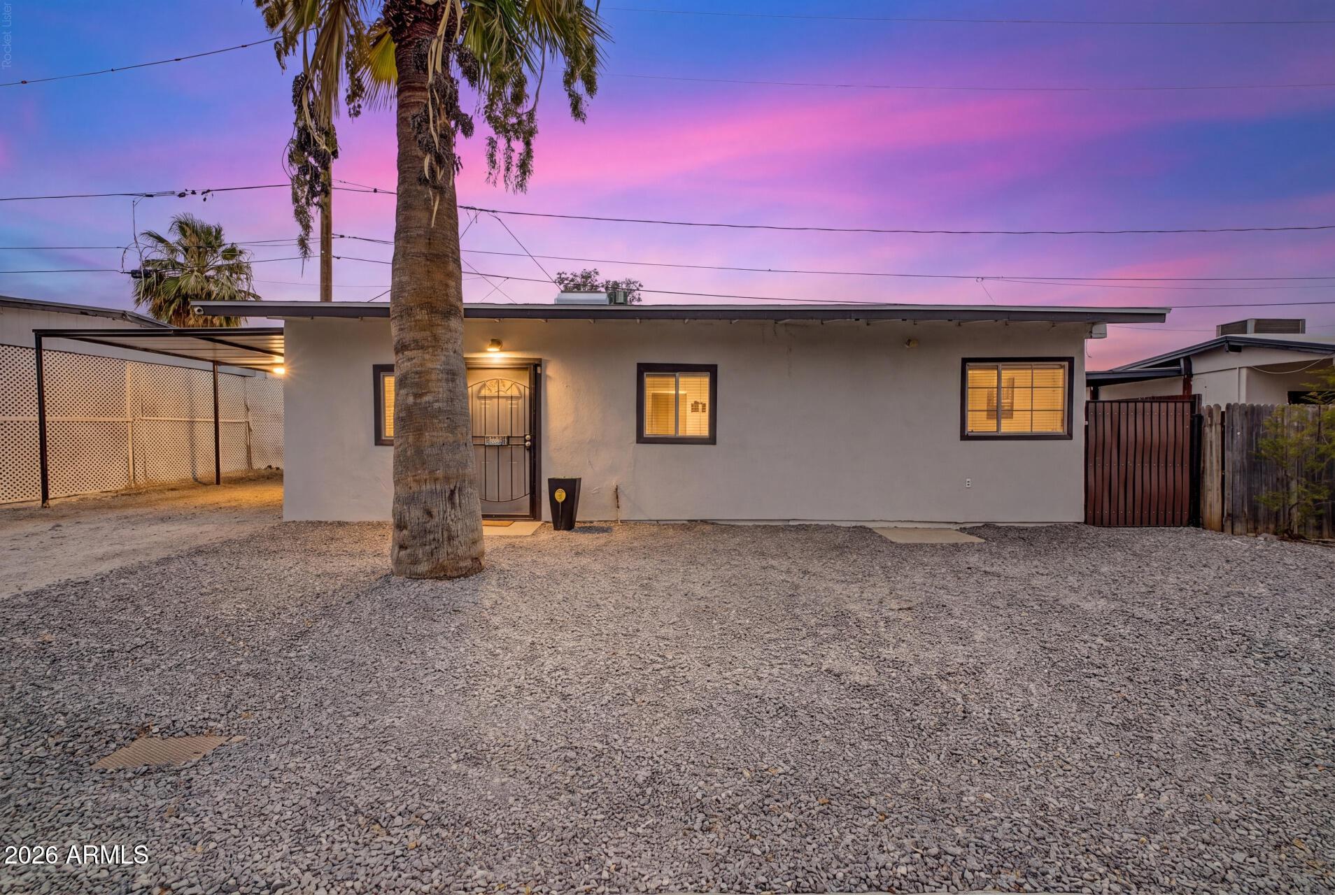 E Sunnyslope Ln, Phoenix, AZ 85020