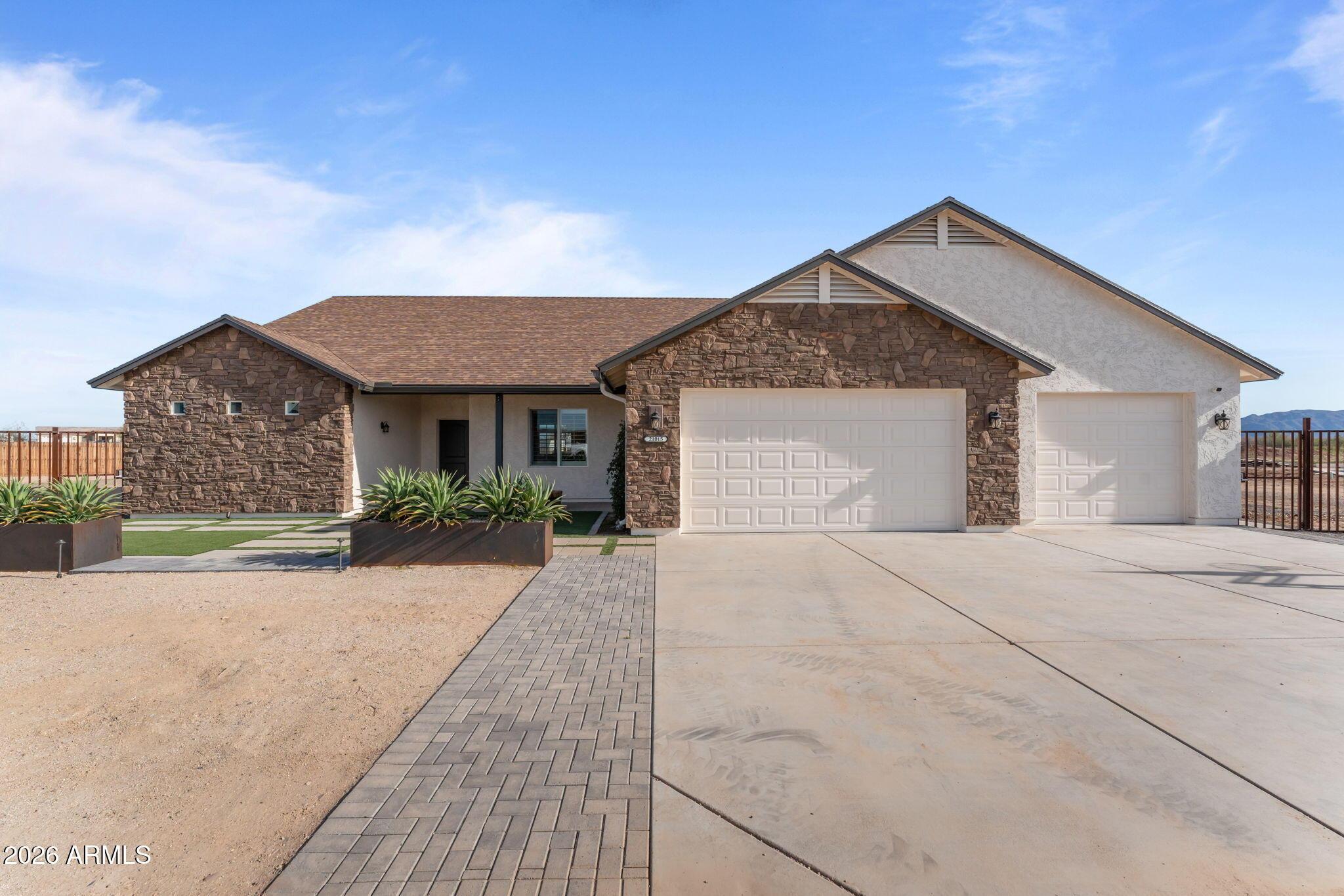 W White Feather Ln, Wittmann, AZ 85361