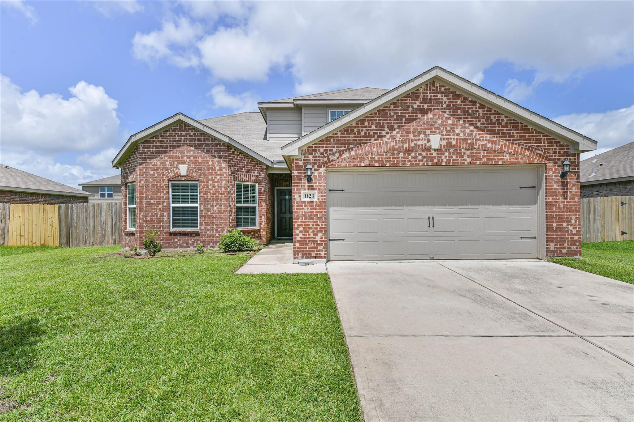 Rare Fancy Dr, Rosharon, TX 77583