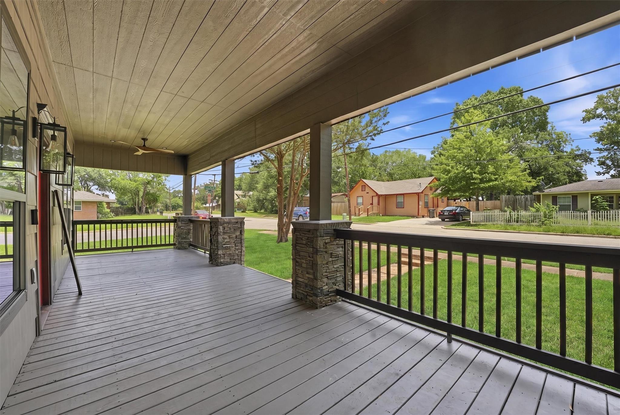 N Roberson St, Conroe, TX 77301