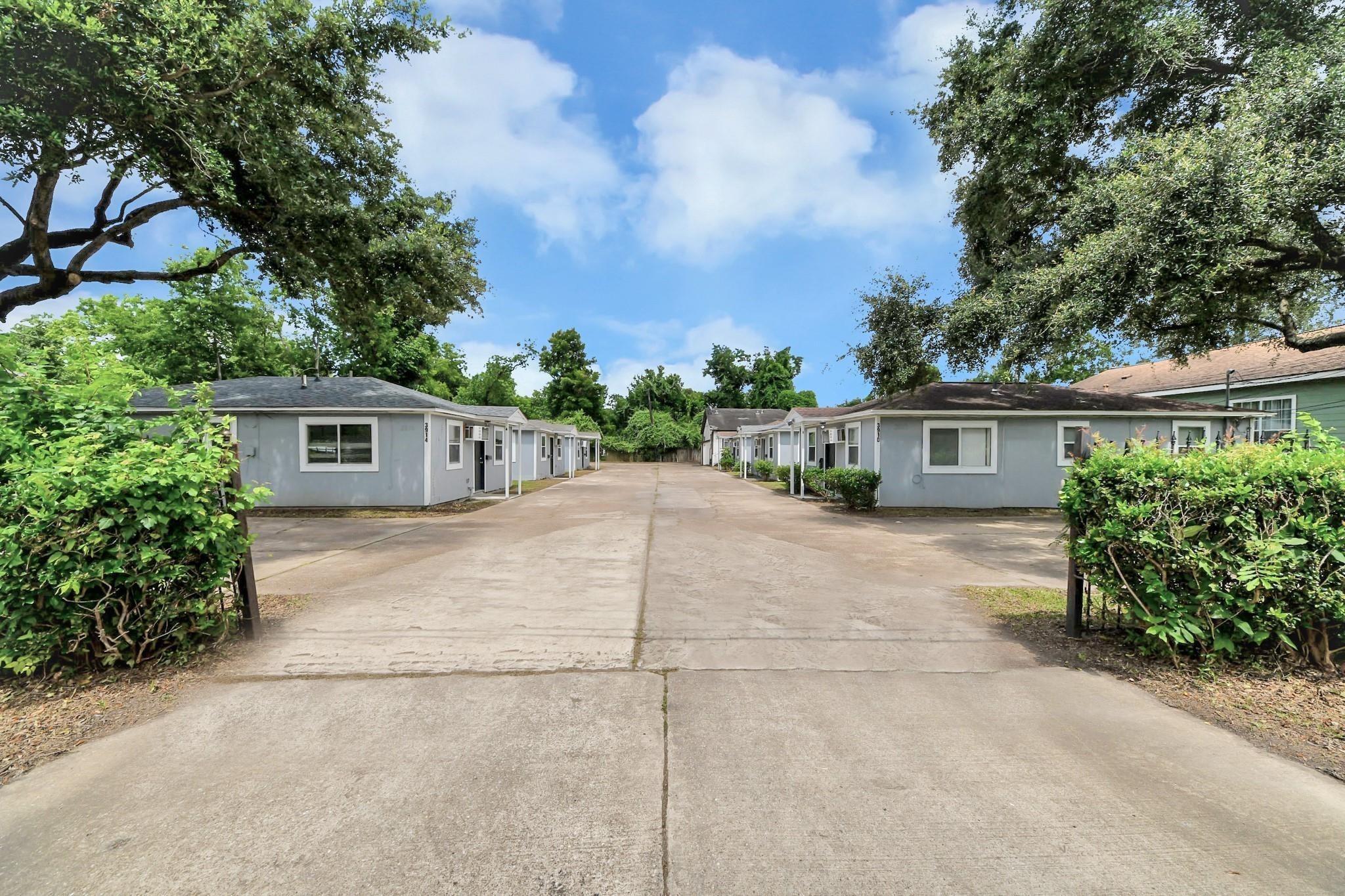 Hoffman St, Houston, TX 77026