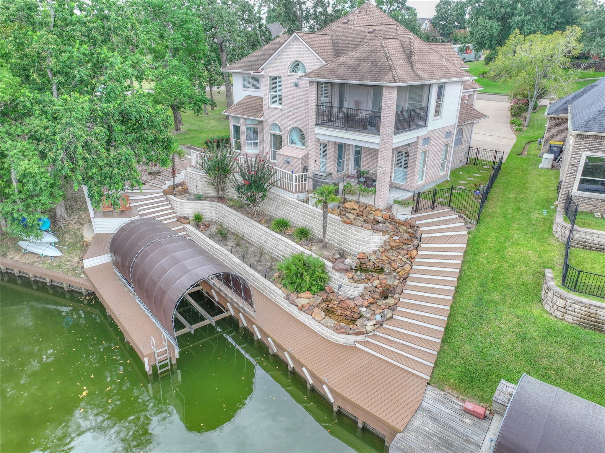 Longmire Trl, Conroe, TX 77304