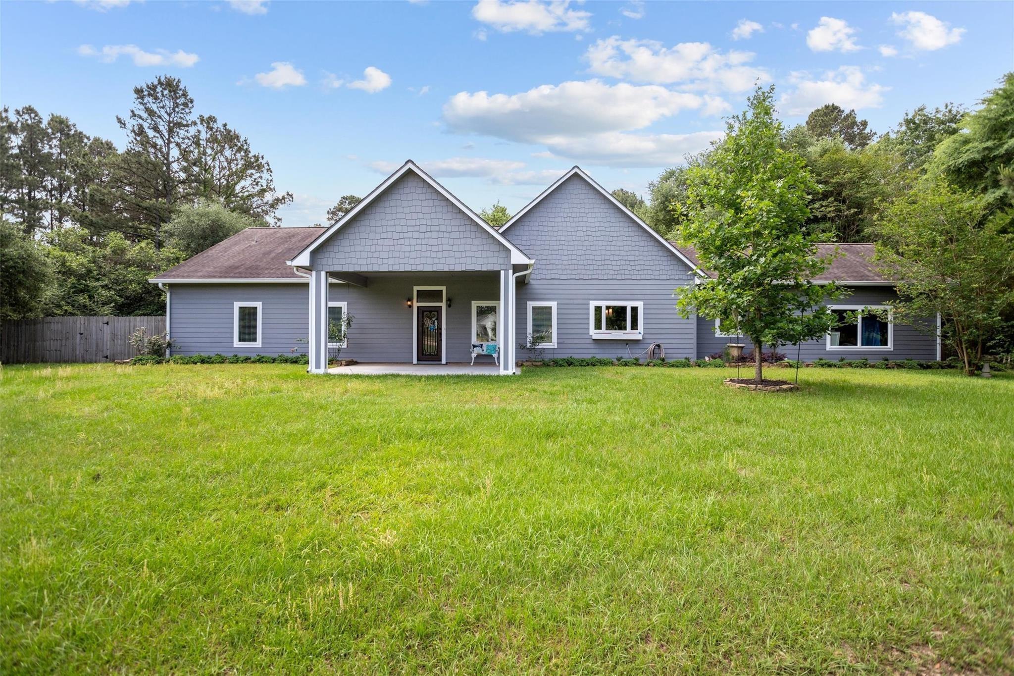 W Neyland St, Colmesneil, TX 75938