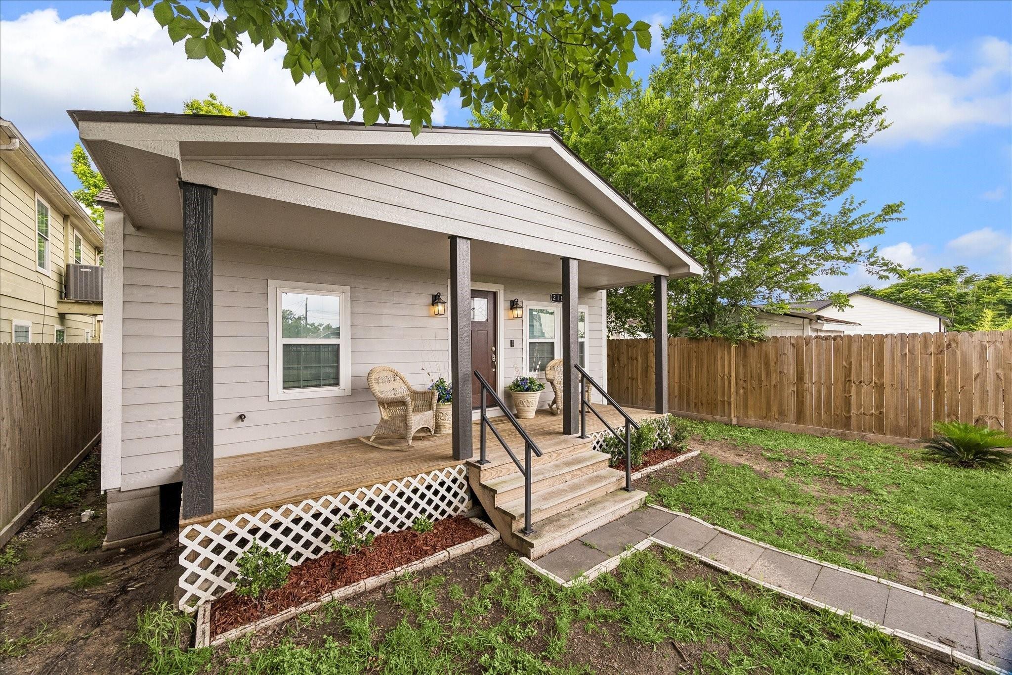 E 32nd St, Houston, TX 77018