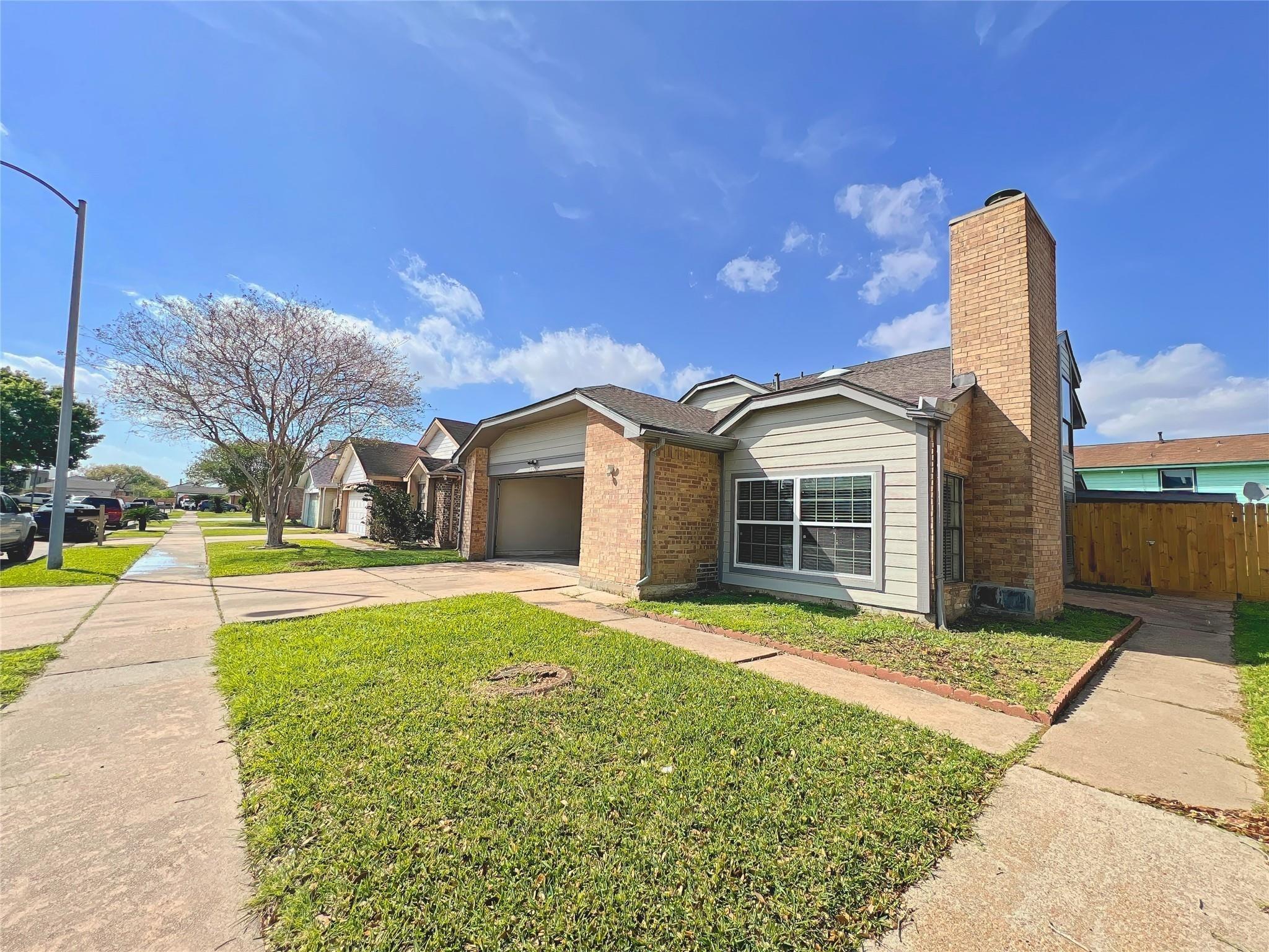 Portobello Dr, Houston, TX 77083