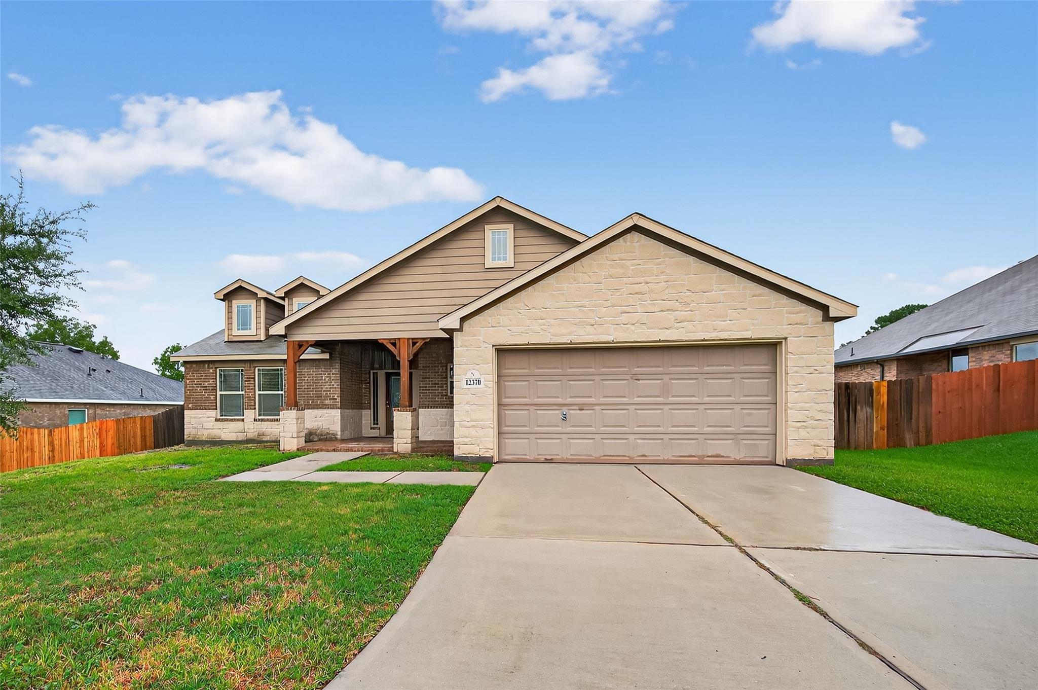 Lake Conroe Hills Dr, Willis, TX 77318