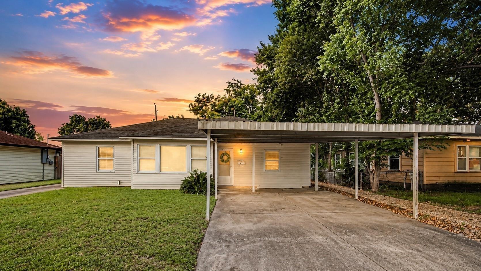 Vince St, Pasadena, TX 77502