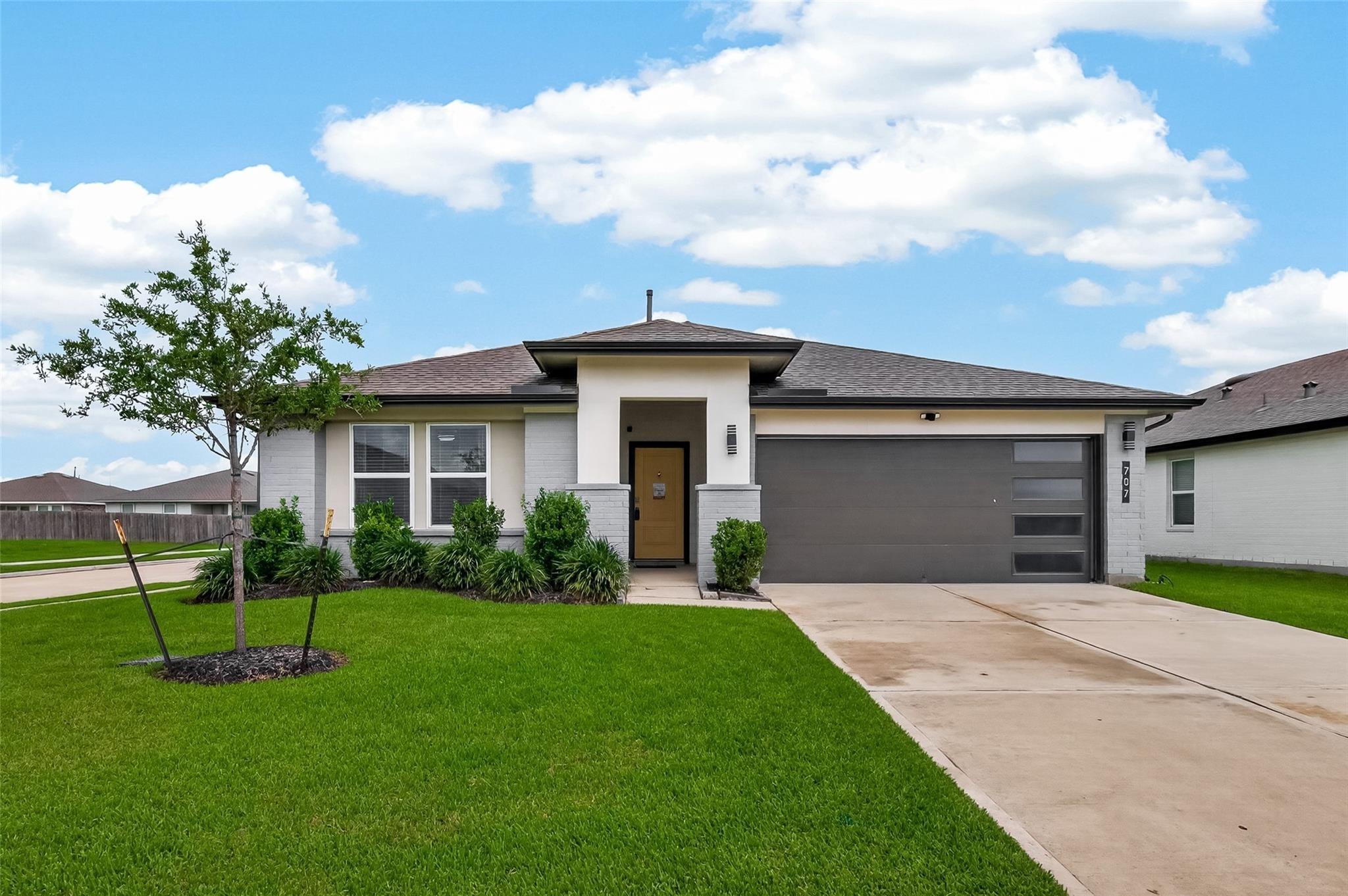 Silver Kettle Dr, Rosharon, TX 77583