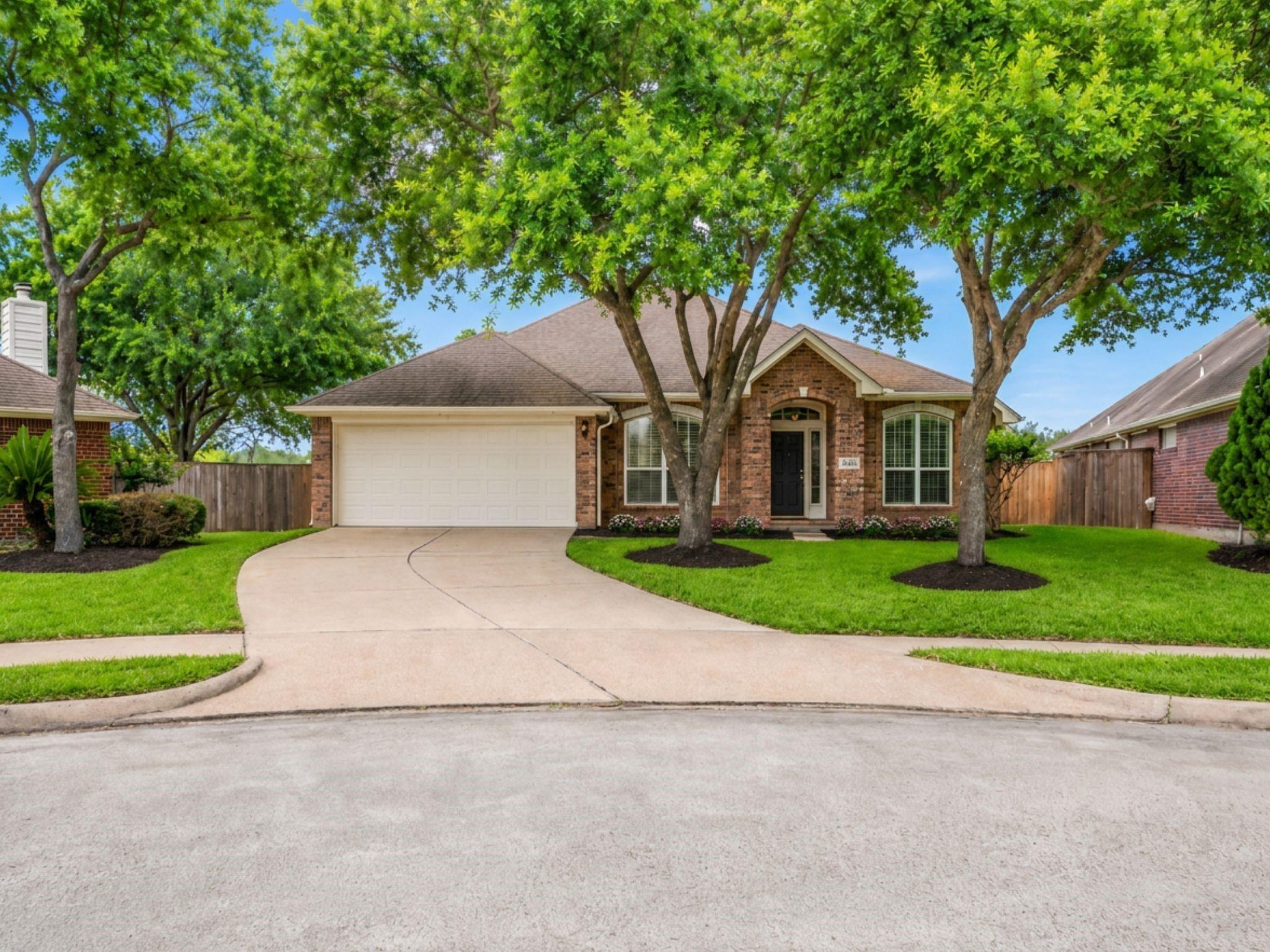 Saratoga Dr, Sugar Land, TX 77479