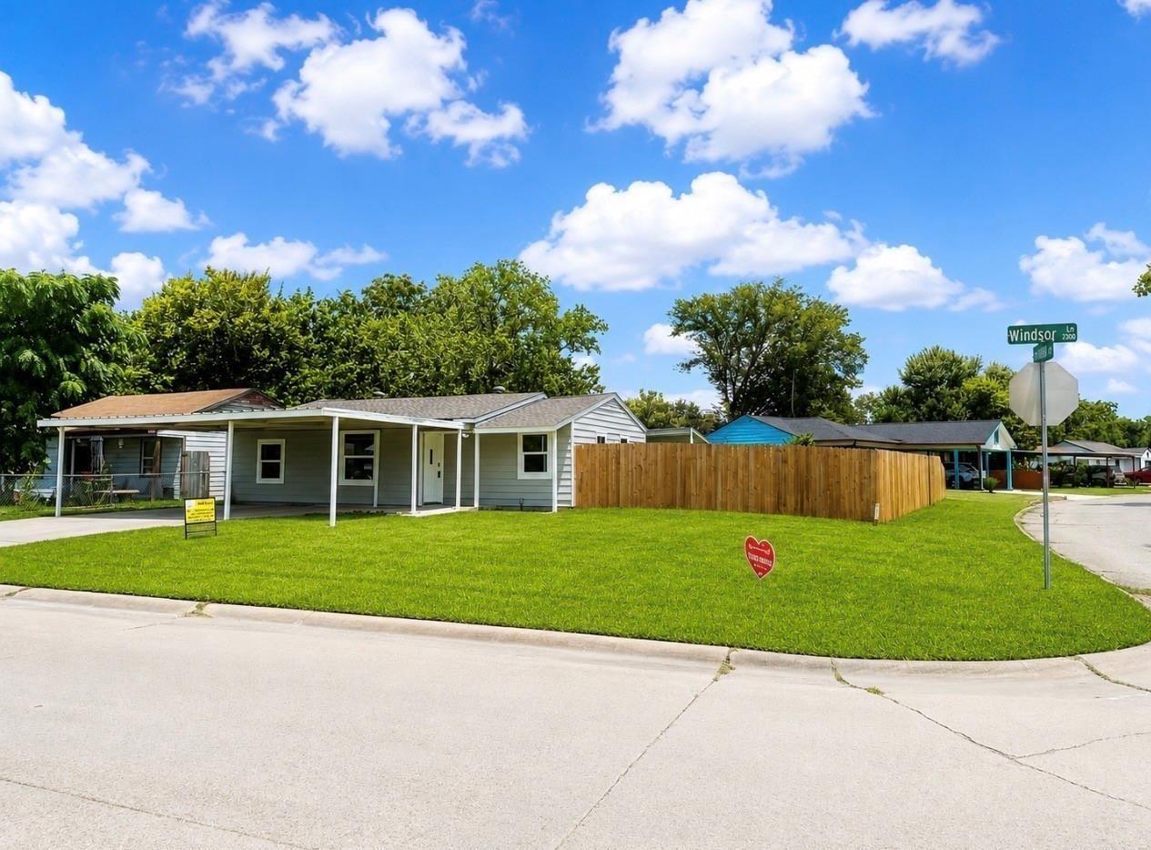 Windsor Ln, Pasadena, TX 77506