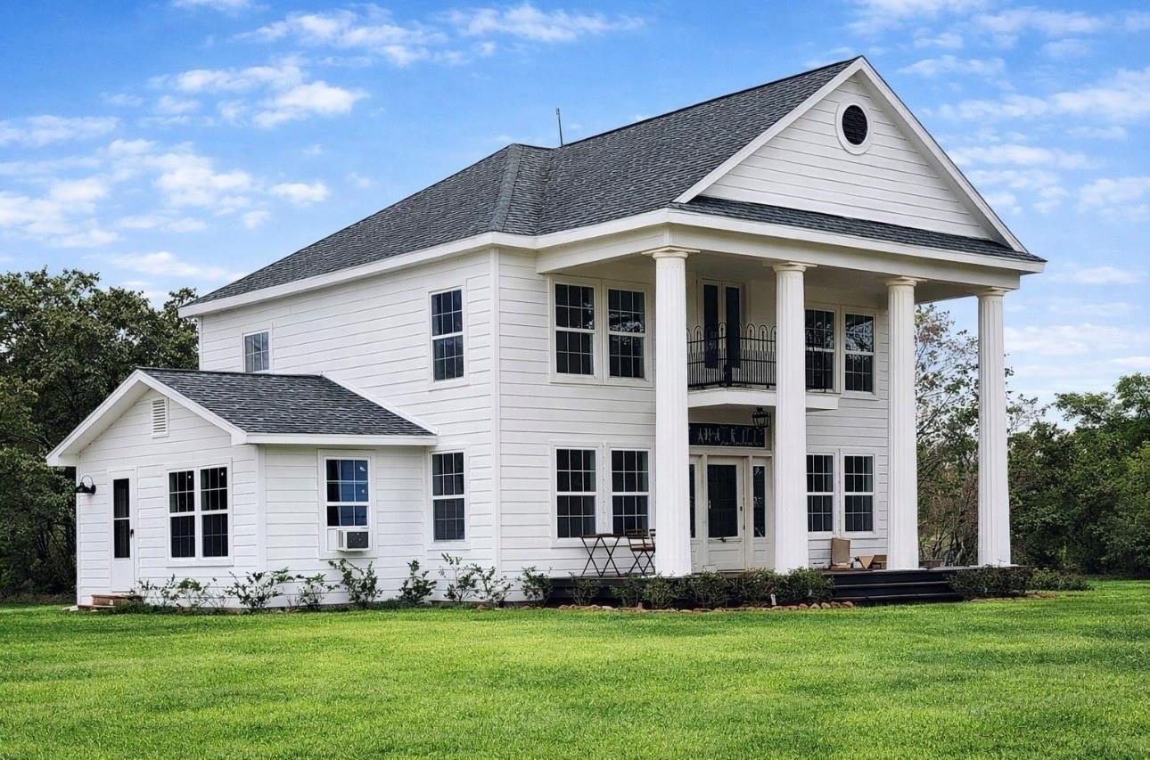 Cotton Bayou Cir, Cove, TX 77523