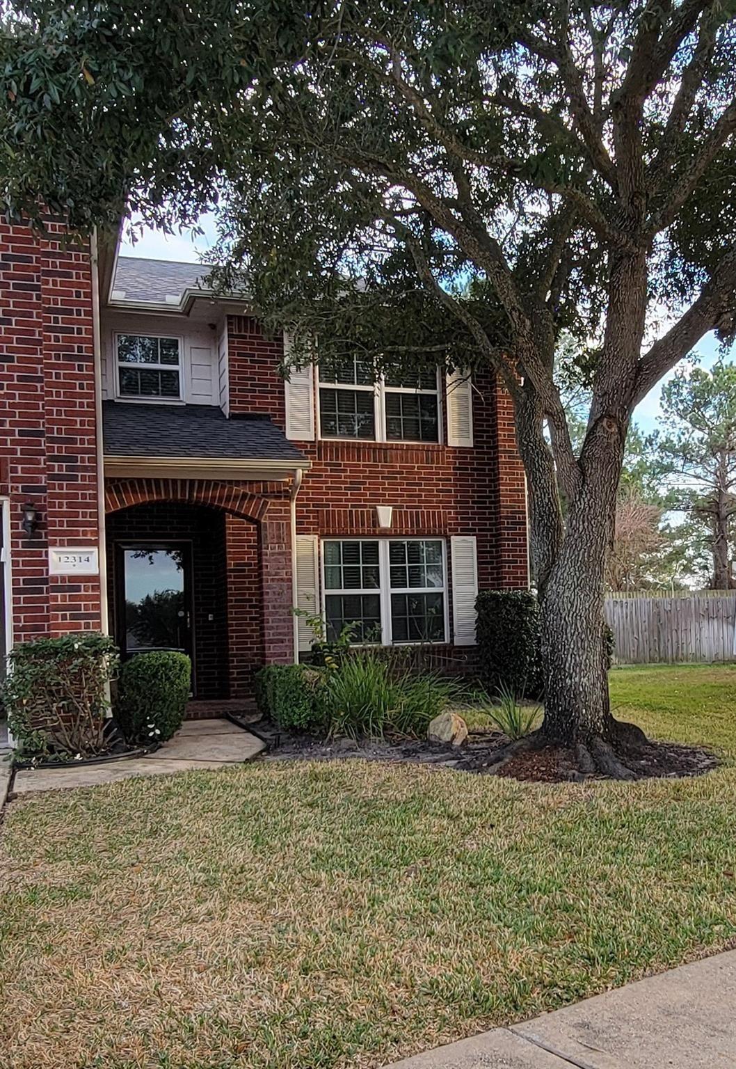 Brentleywood Ln, Houston, TX 77070