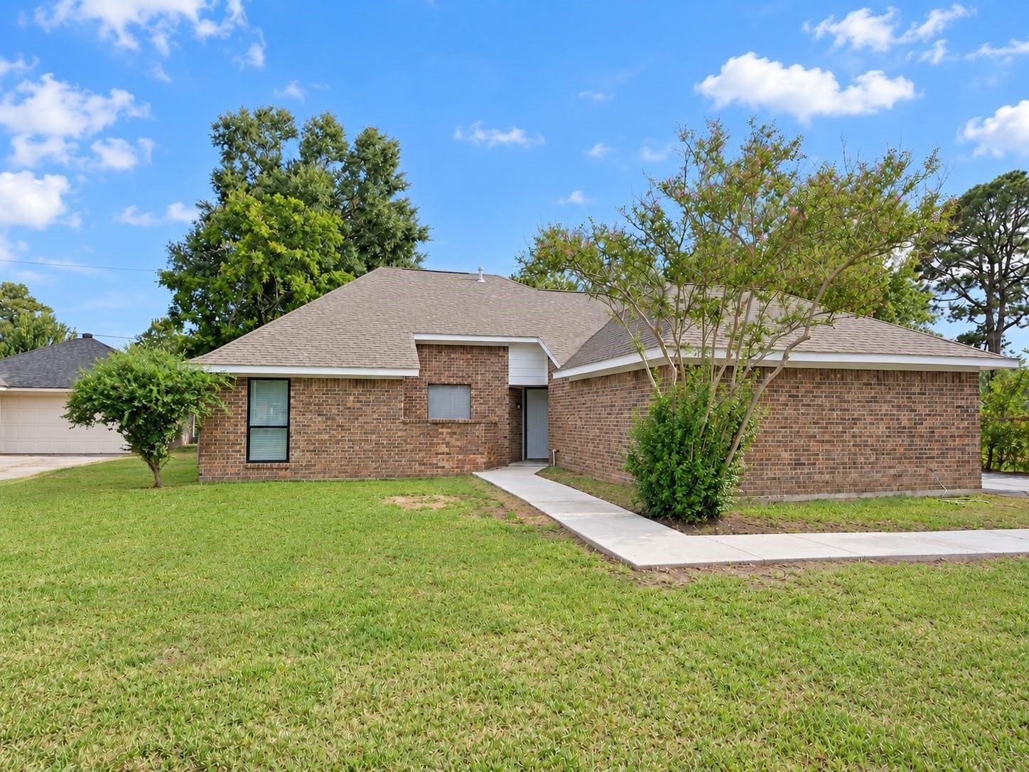 Post Oak Dr, Baytown, TX 77520