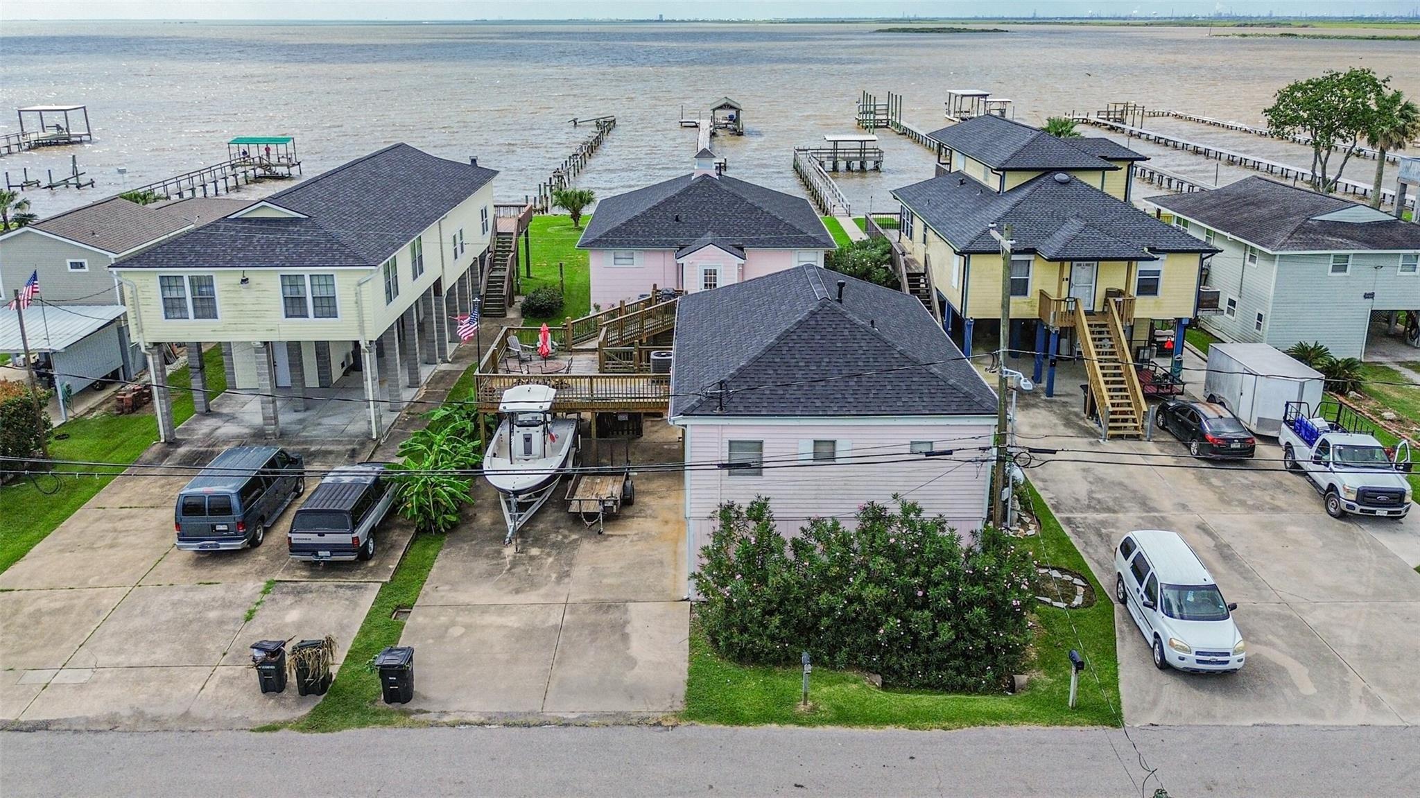 John St, Dickinson, TX 77539