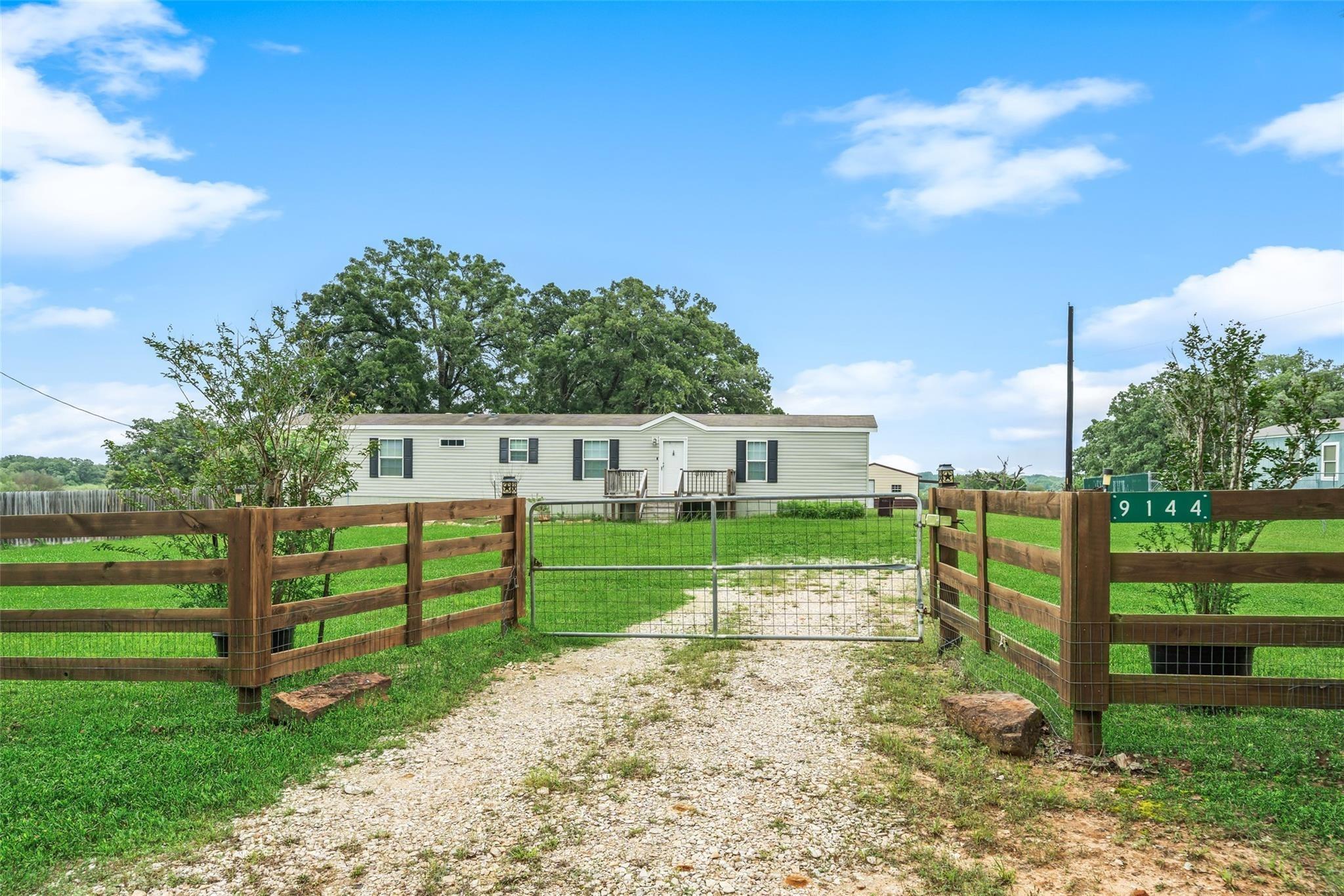 Hensarling Ln, Bryan, TX 77808
