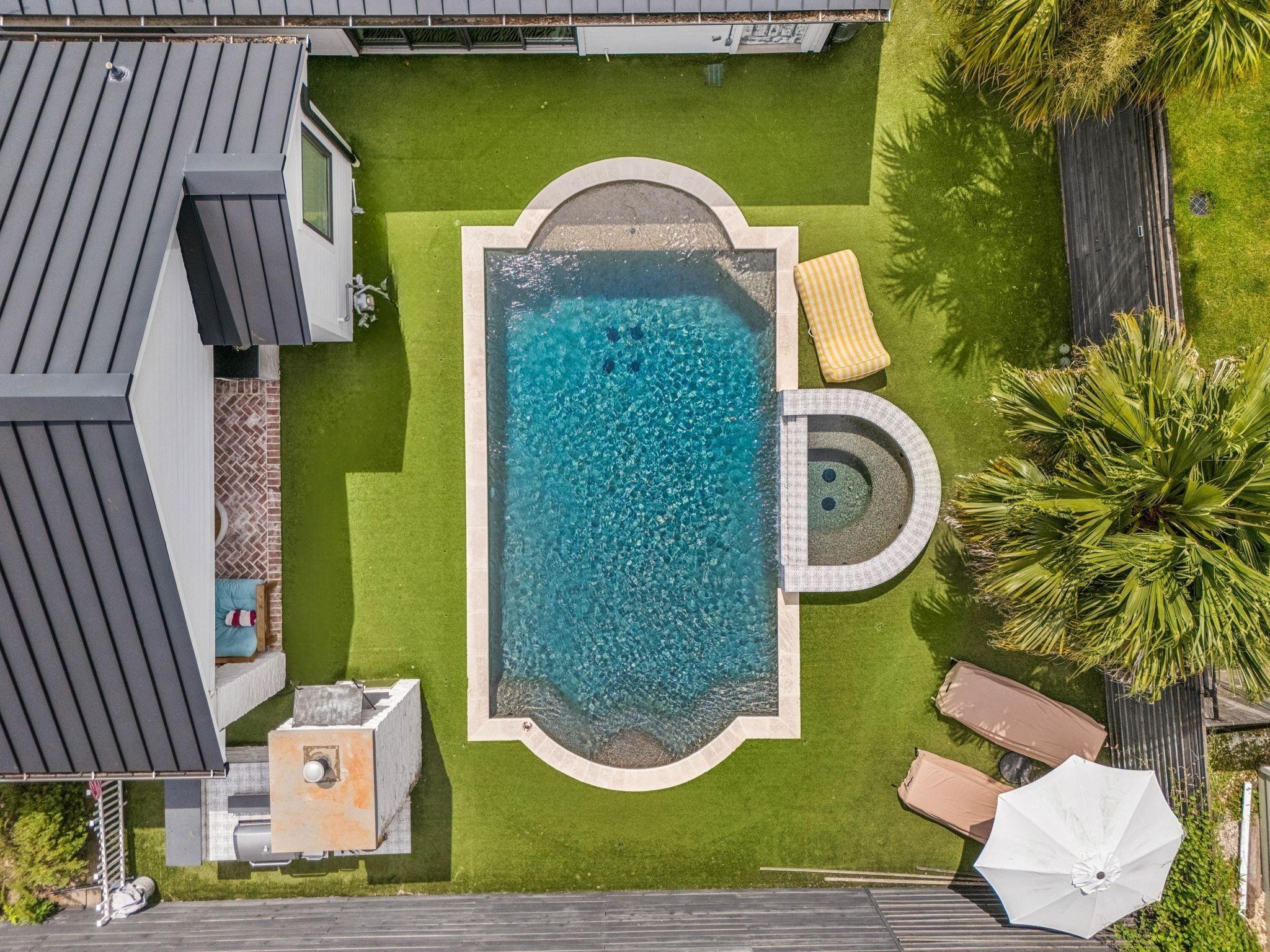 Gardenia Dr, Houston, TX 77018