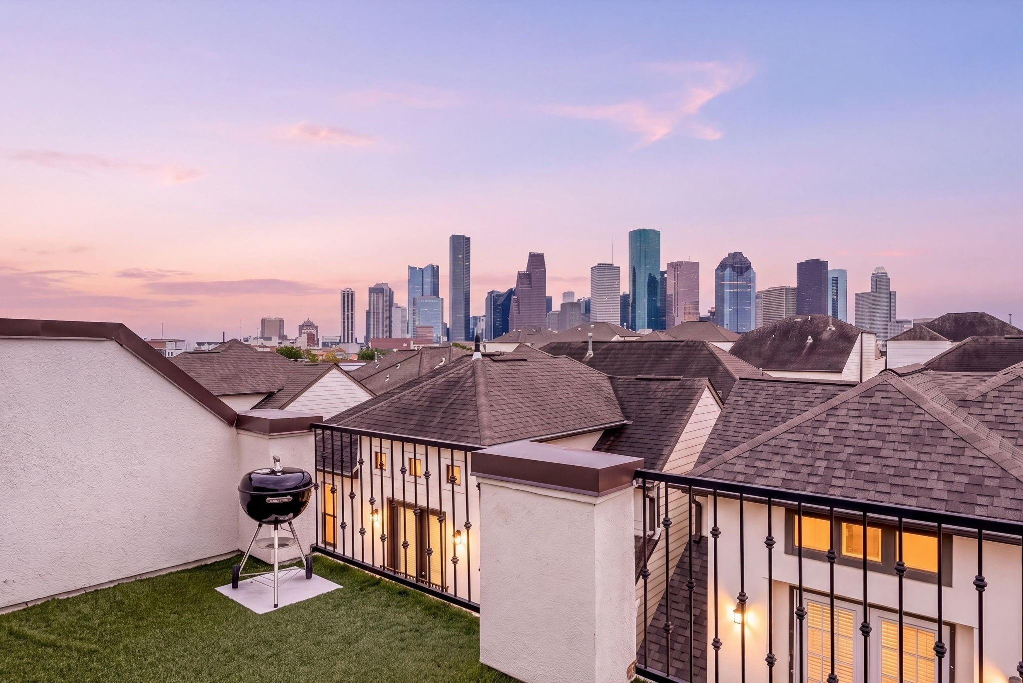 Edwards St, Houston, TX 77007