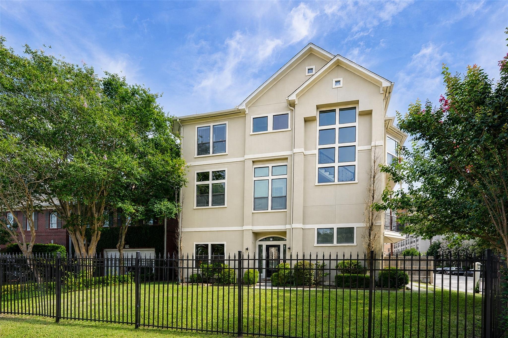 S Rice Ave, Houston, TX 77056