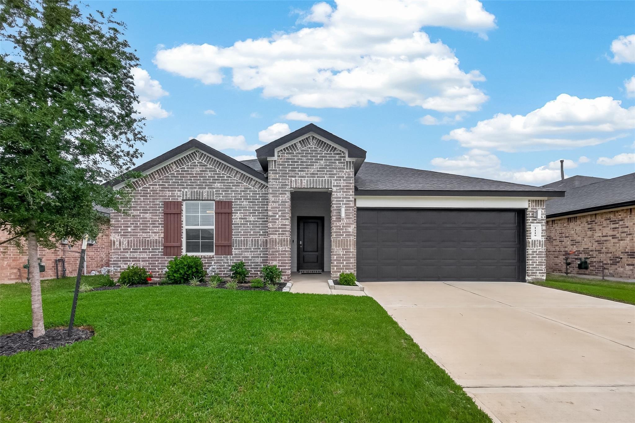 Kinder Sky Ln, Rosharon, TX 77583