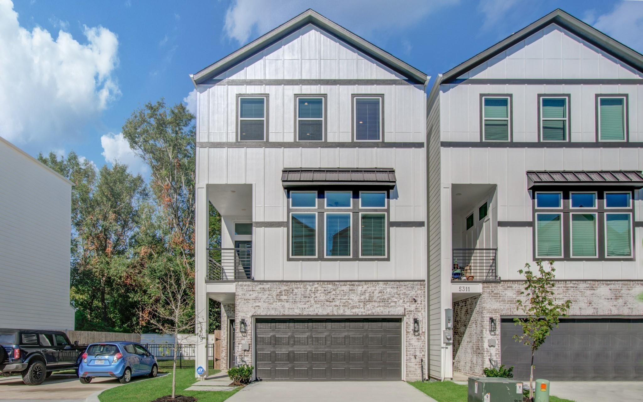 Donovan Gardens Ln, Houston, TX 77091