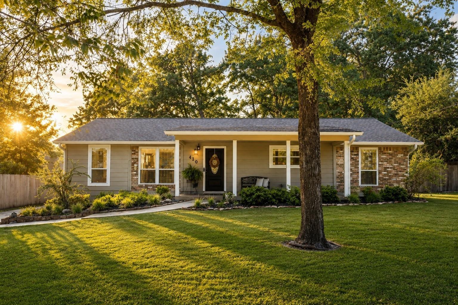 Shawnee Dr, Montgomery, TX 77316