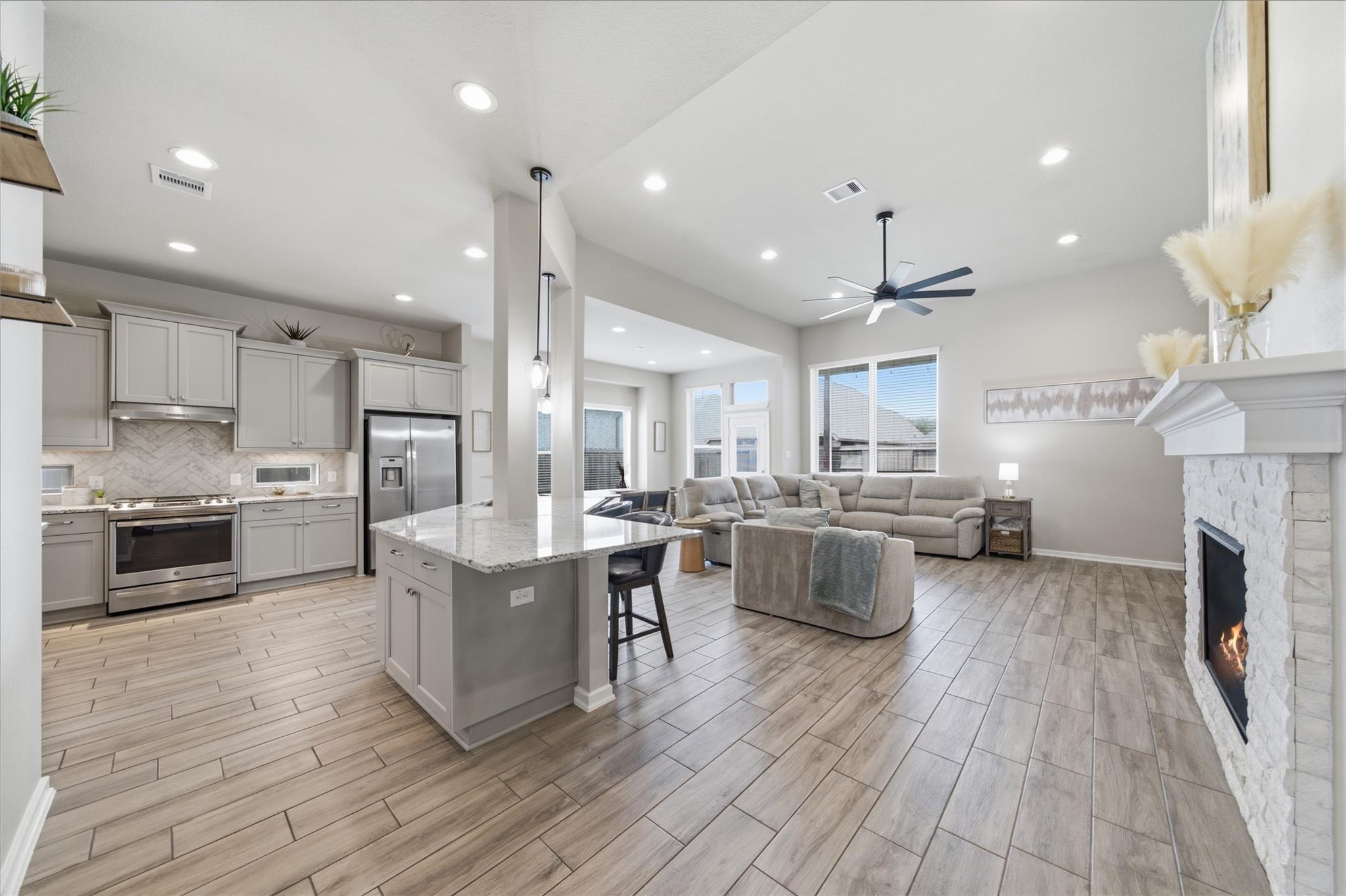 Iris Circle Ct, Brookshire, TX 77423