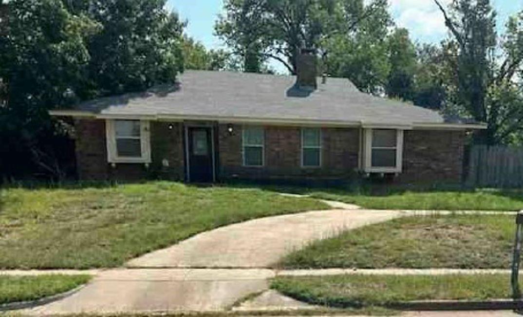 Forest Ridge Dr, Bedford, TX 76022