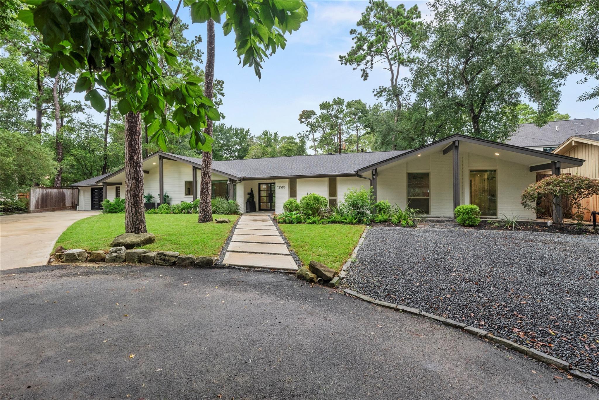Winding Brook Ln, Houston, TX 77024