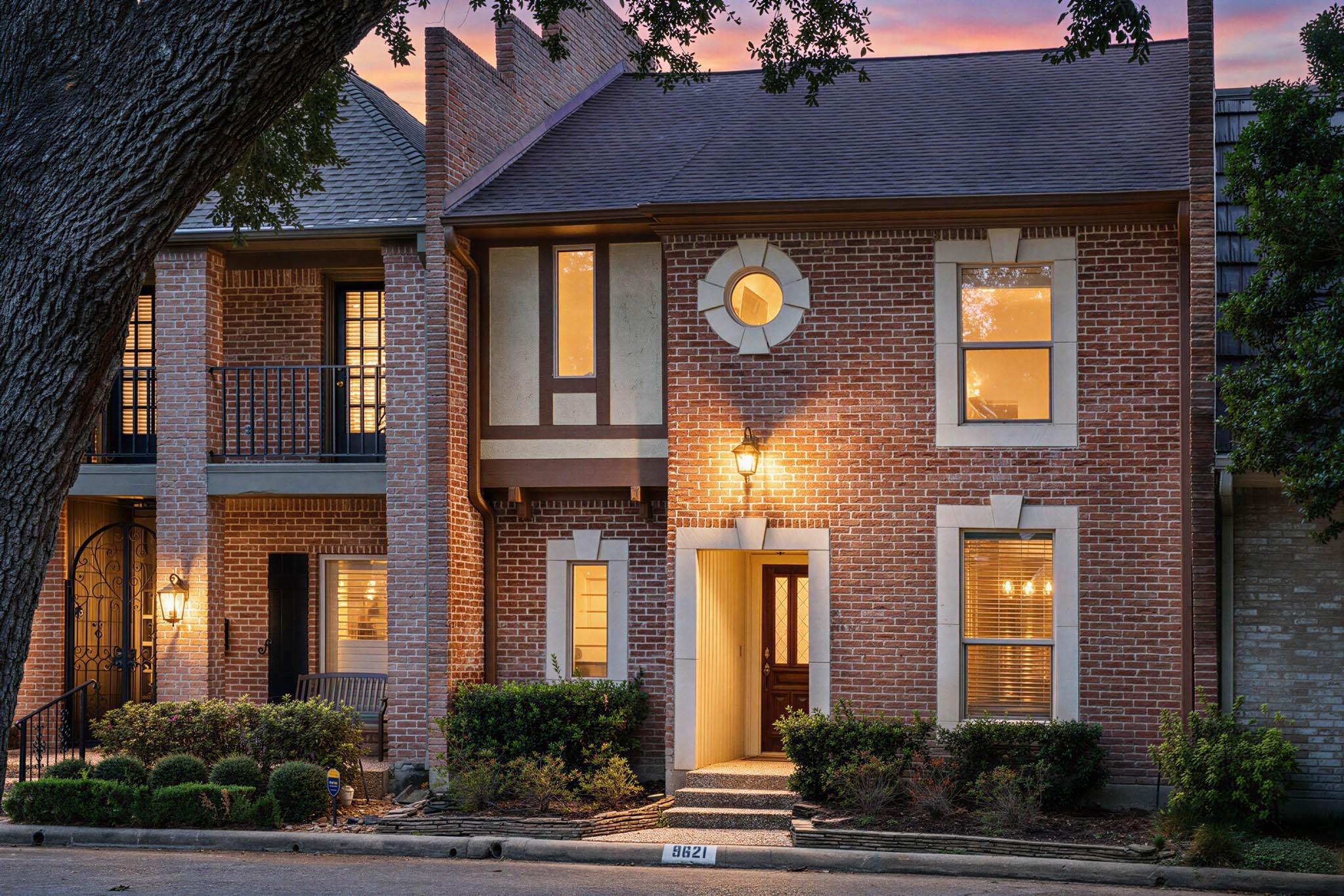 Longmont Dr, Houston, TX 77063