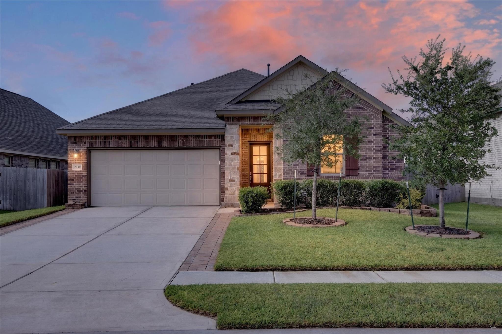 Hidden Hollow Ln, Conroe, TX 77385
