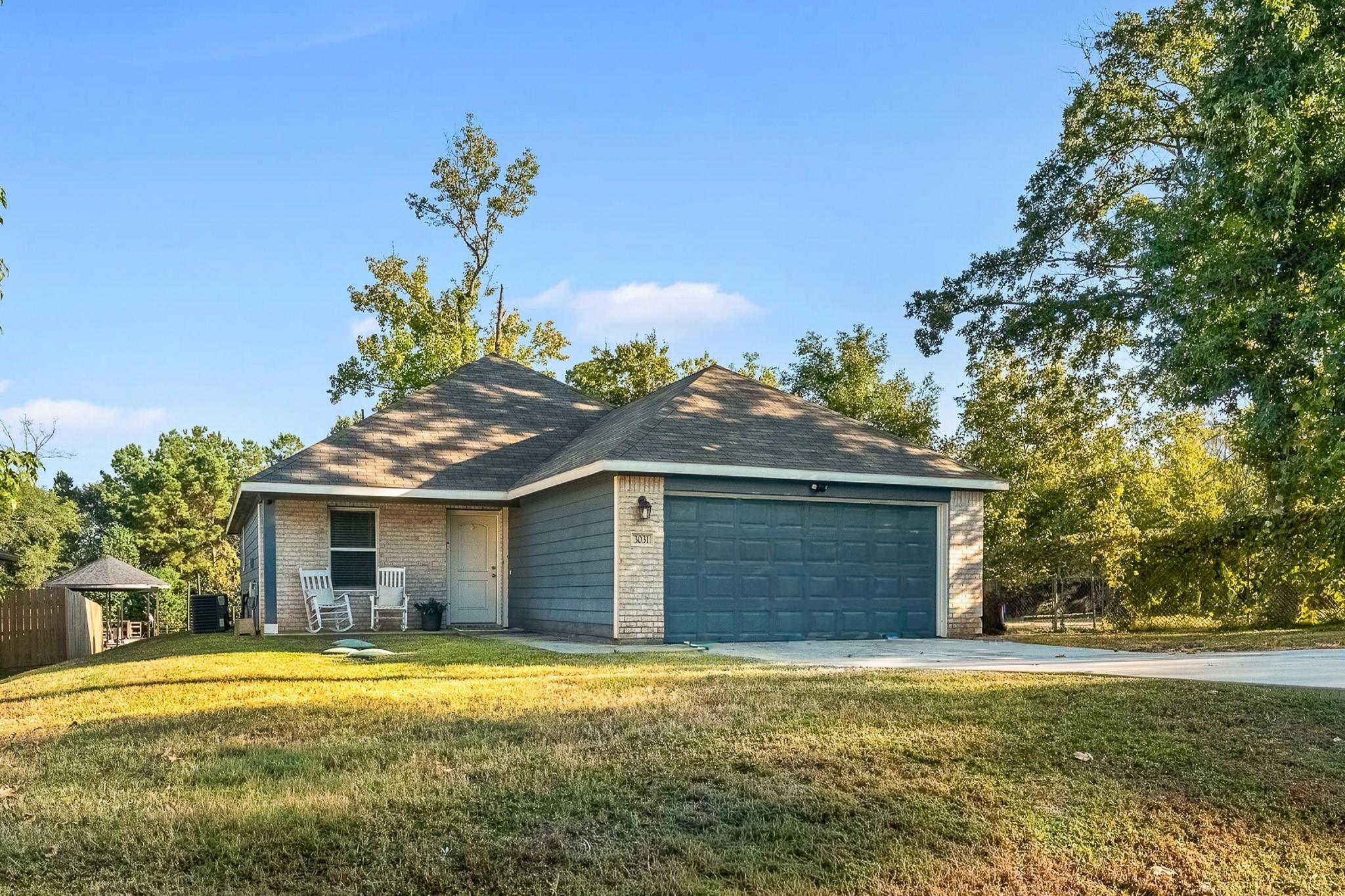 Apache St, Willis, TX 77378