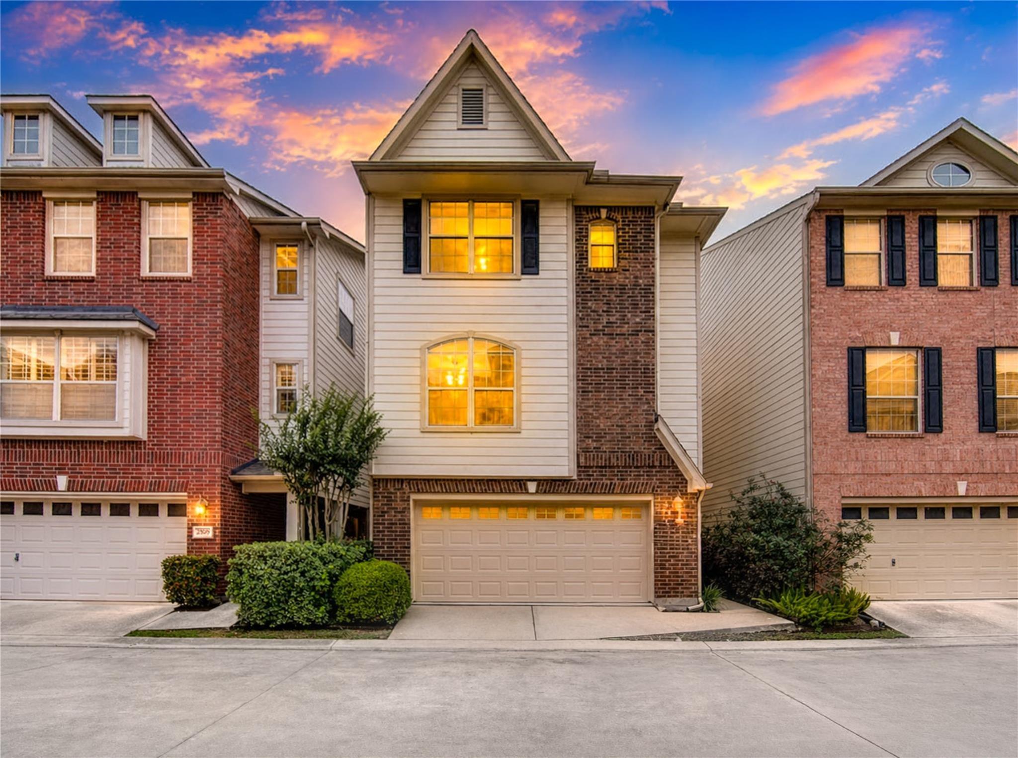 Enclave At Shady Acres Ct, Houston, TX 77008